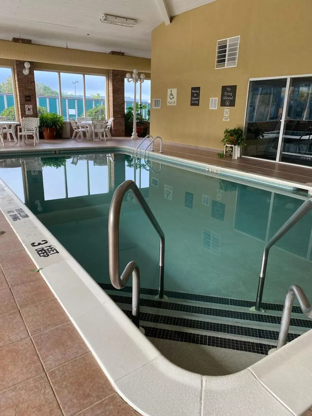 Pool view, Swimming Pool in Comfort Suites Scranton near Montage Mountain