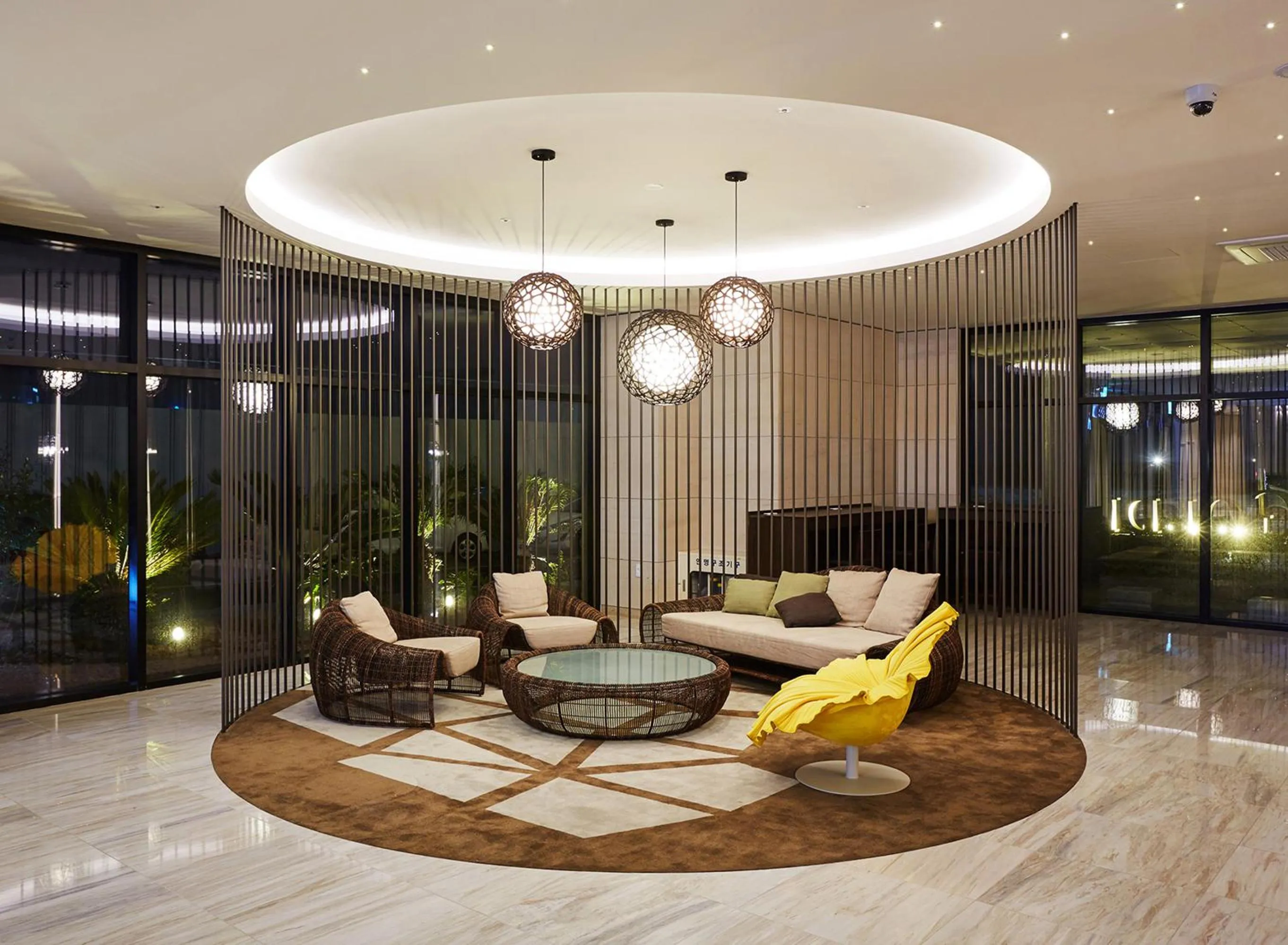 Seating area in Saint Beach Hotel