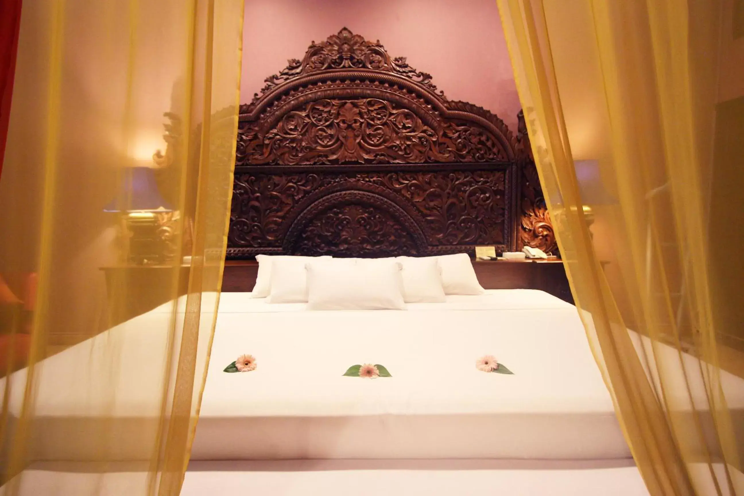 Bed in Hotel Tugu Malang - CHSE Certified