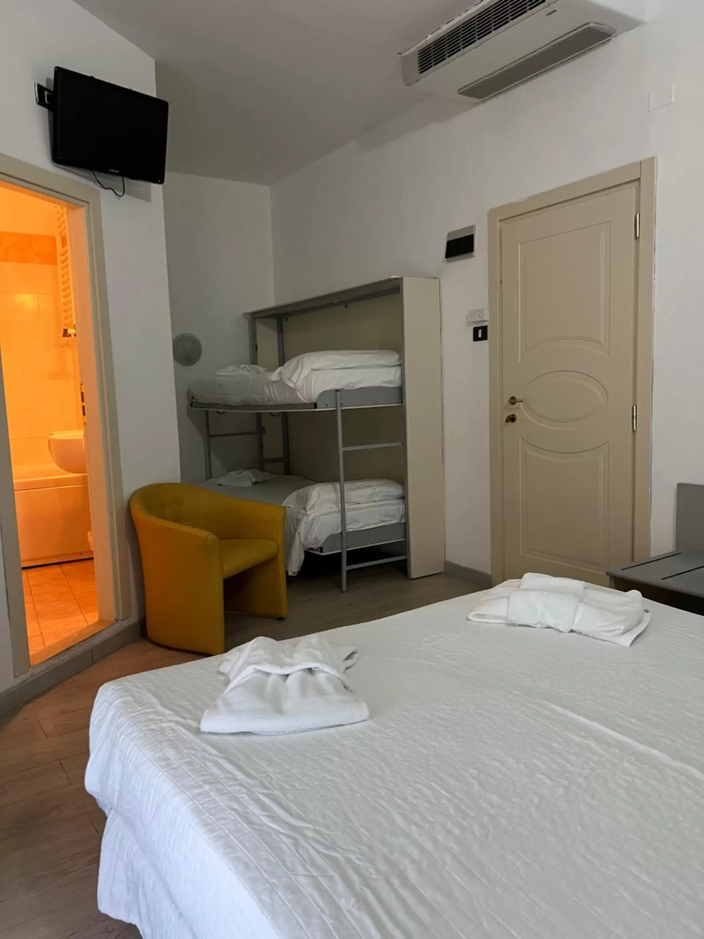 Bunk Bed in Hotel Stella D'Italia