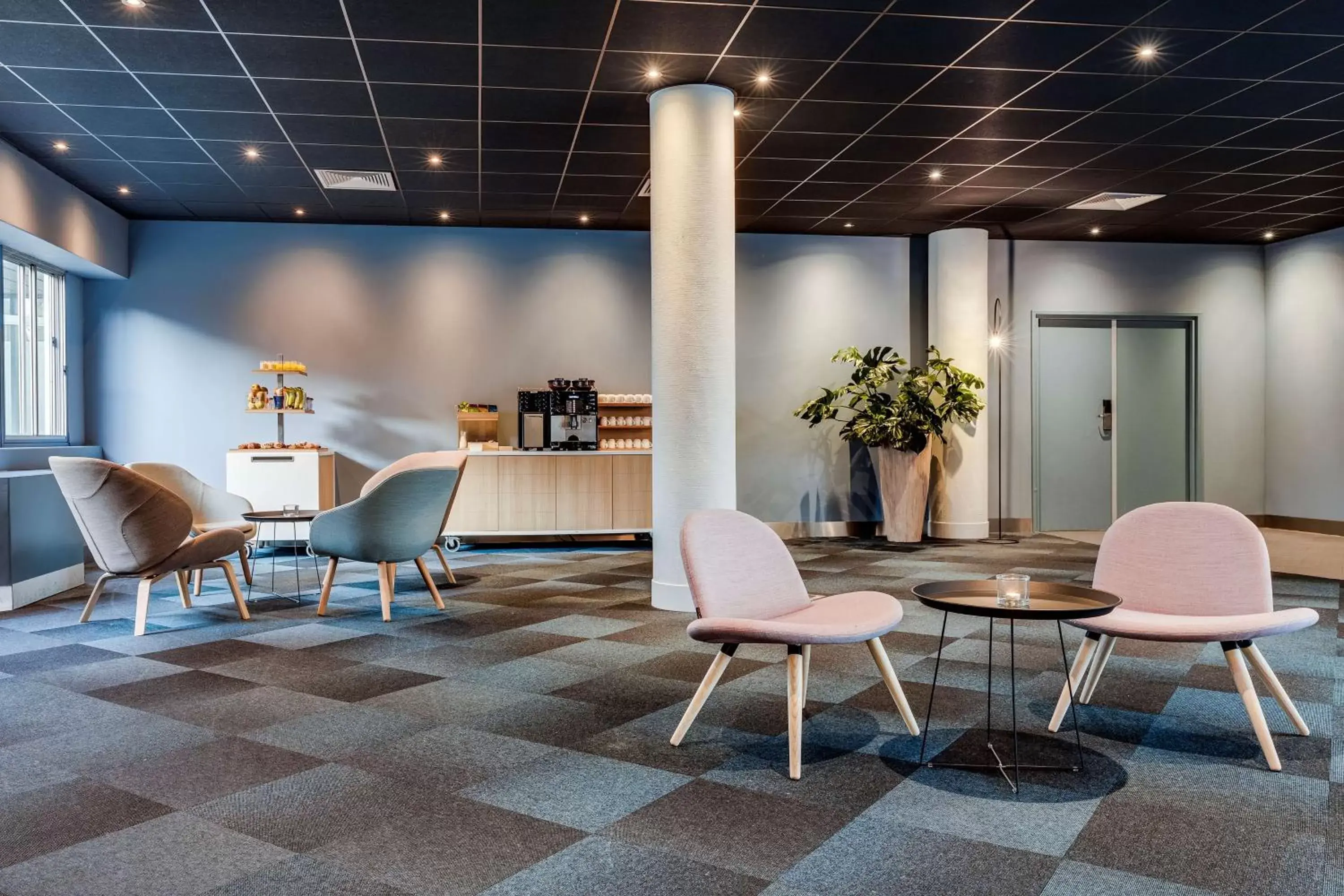 Lobby or reception in NH Noordwijk Conference Centre Leeuwenhorst