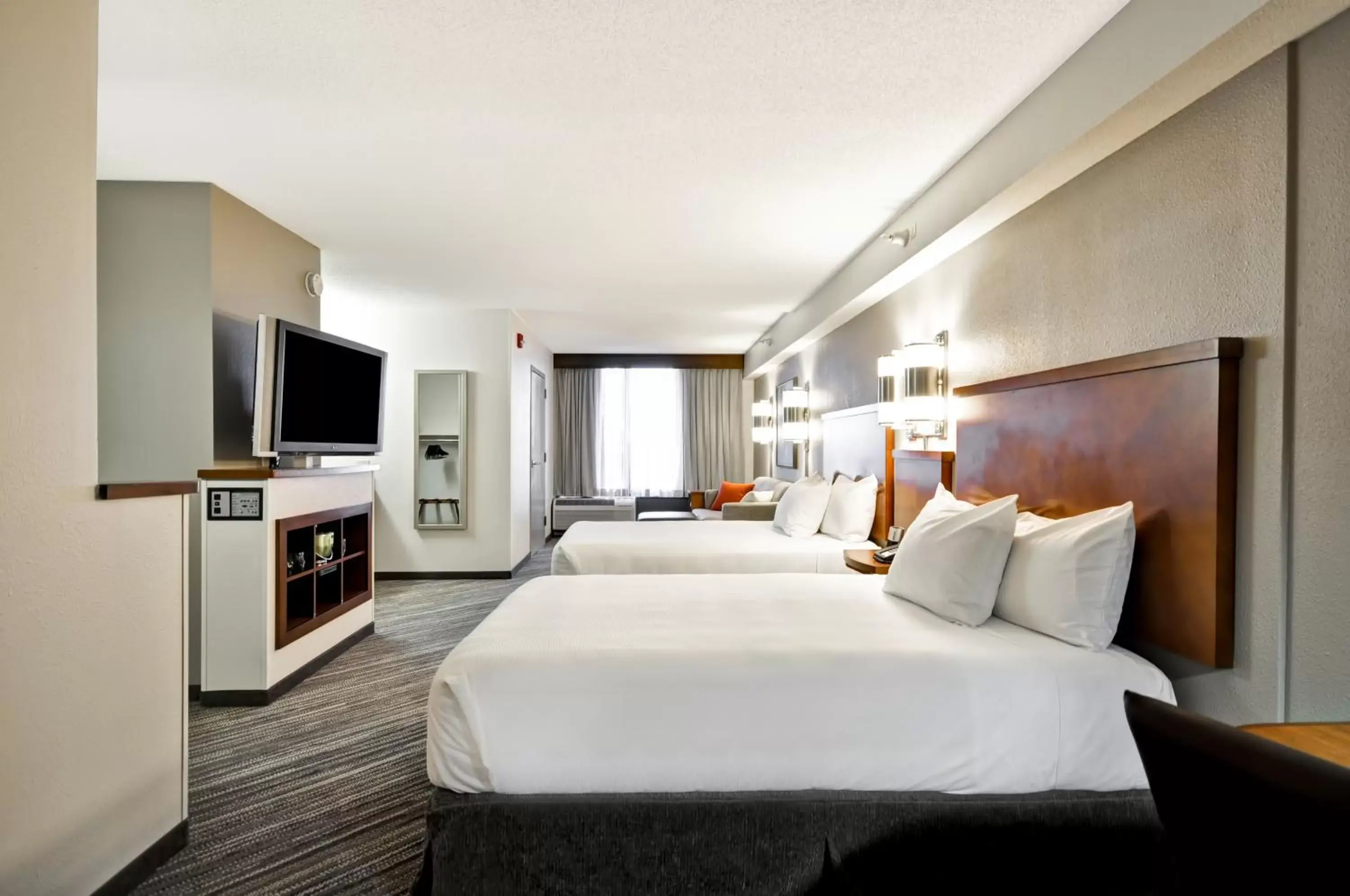 Double Room with Two Double Beds and Accessible Tub - Disability Access in Hyatt Place Minneapolis Airport South
