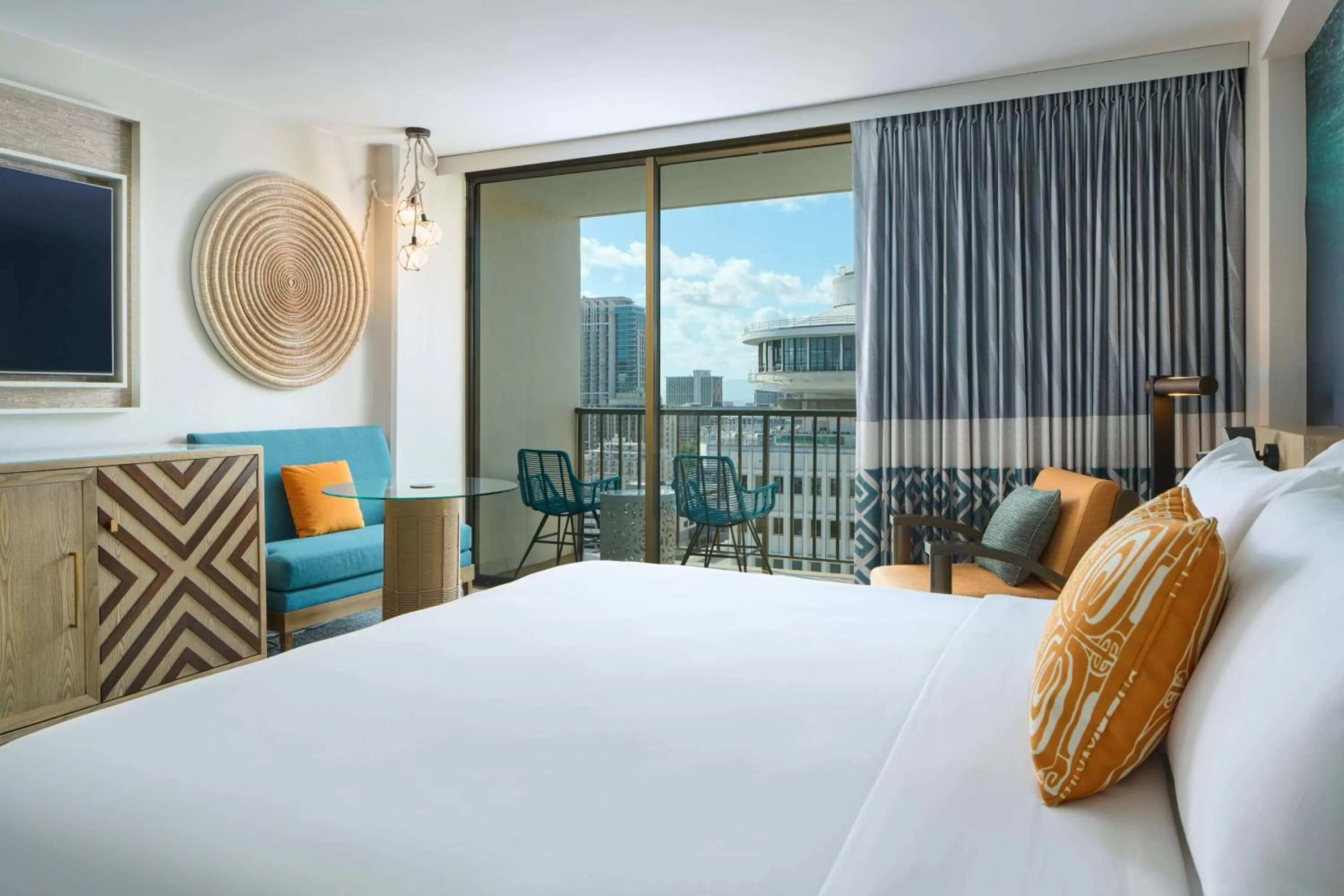 Bedroom, Bed in OUTRIGGER Waikiki Beachcomber Hotel