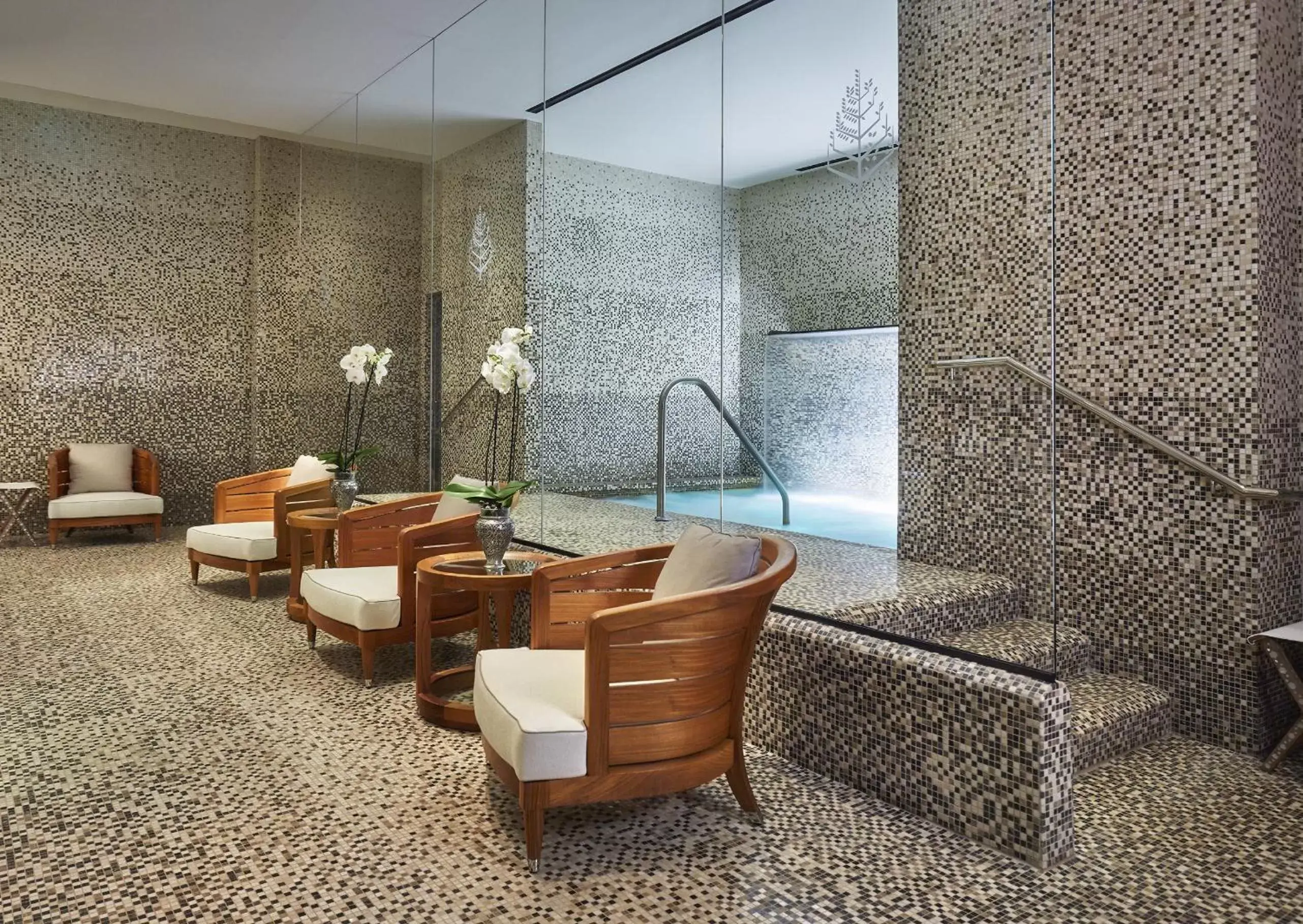 Hot Tub, Bathroom in Four Seasons Hotel Bahrain Bay