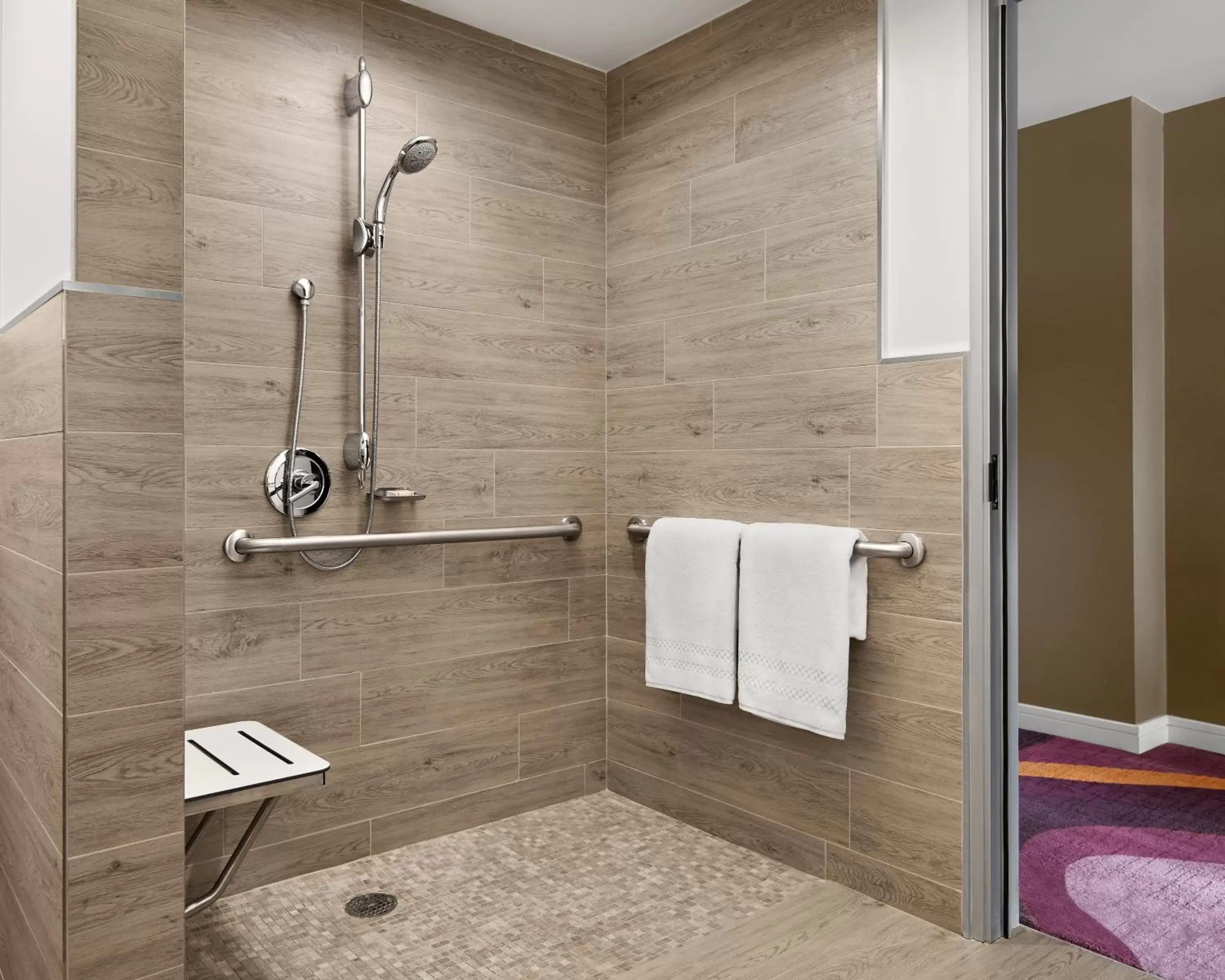 Shower, Bathroom in Pasadena Hotel & Pool