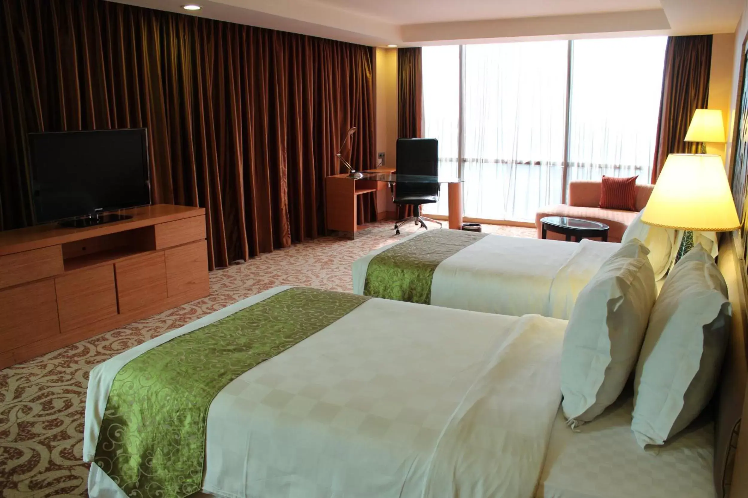 Bedroom, Bed in Wyndham Surabaya