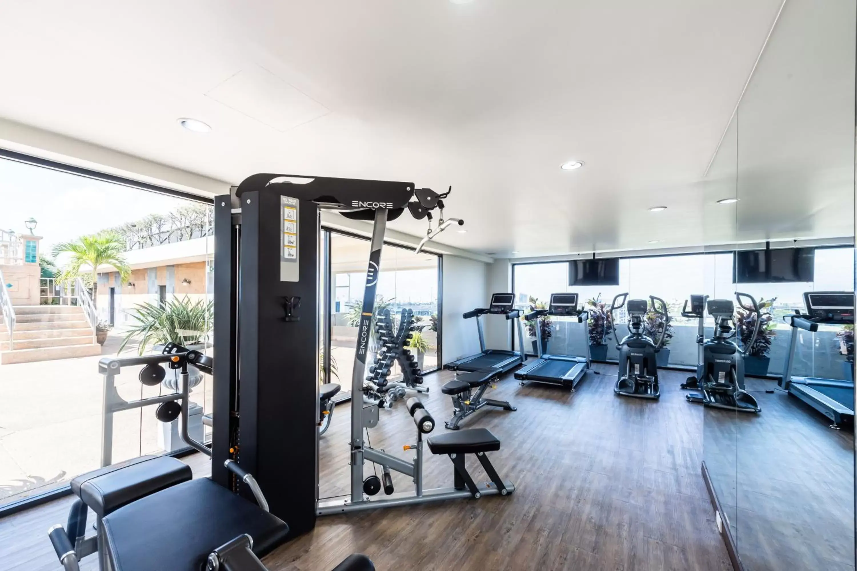 Fitness centre/facilities, Fitness Center/Facilities in Royal Suite Hotel Bangkok