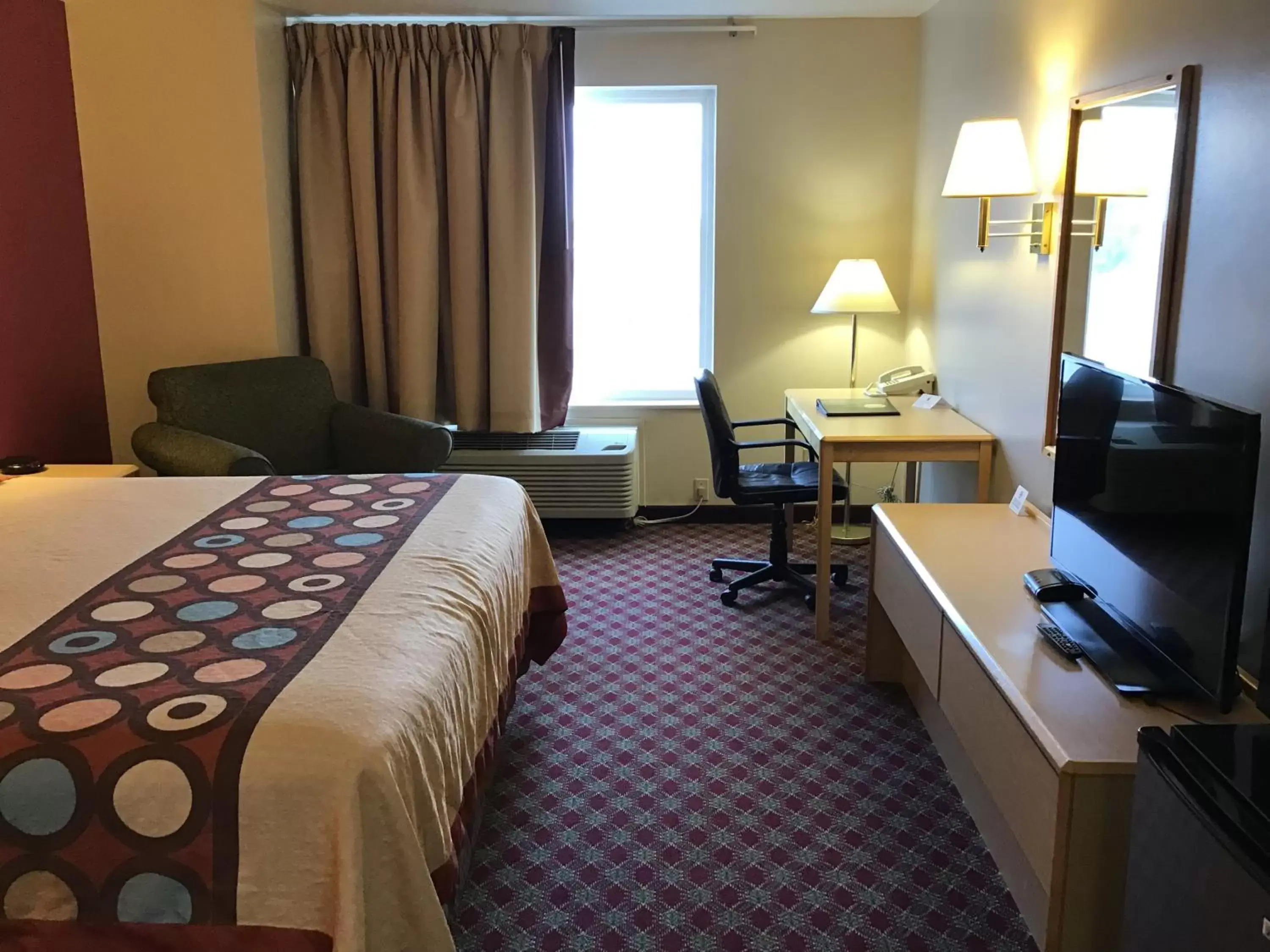 Photo of the whole room, Bed in Super 8 by Wyndham Heyburn Photo of the whole room, Bed in Super 8 by Wyndham Heyburn