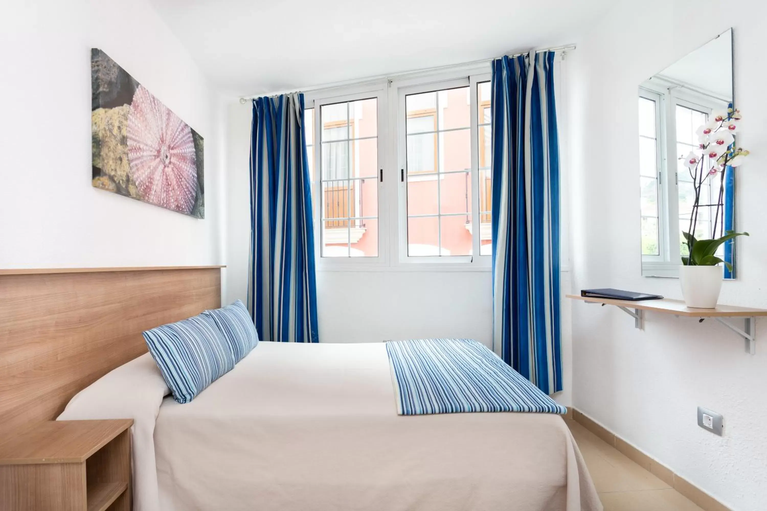 Bedroom, Bed in Globales Acuario Bedroom, Bed in Globales Acuario