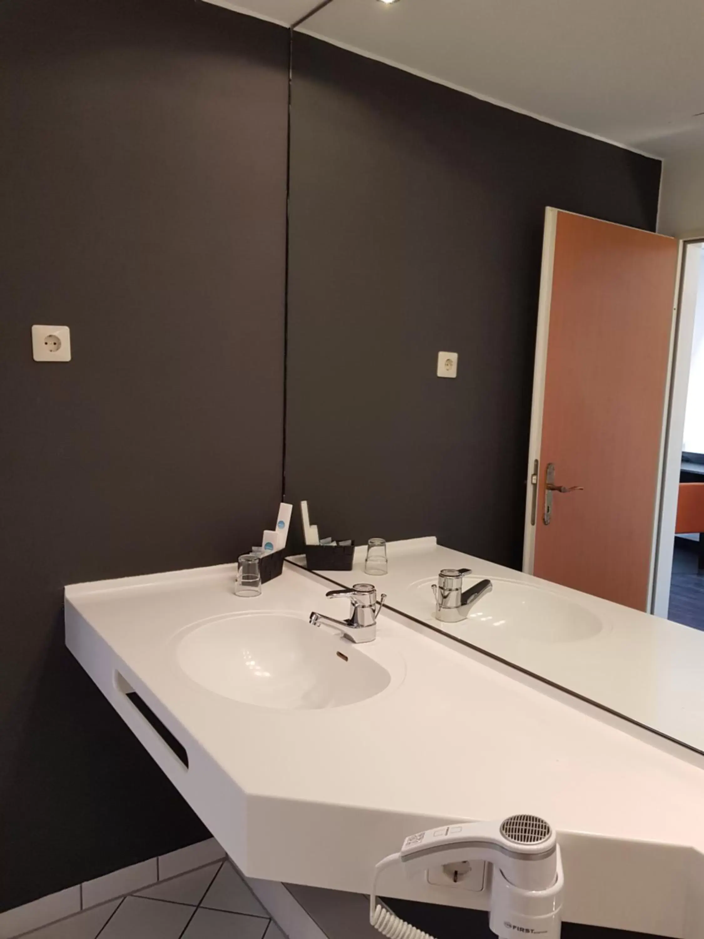 Bathroom in Hotel Milin