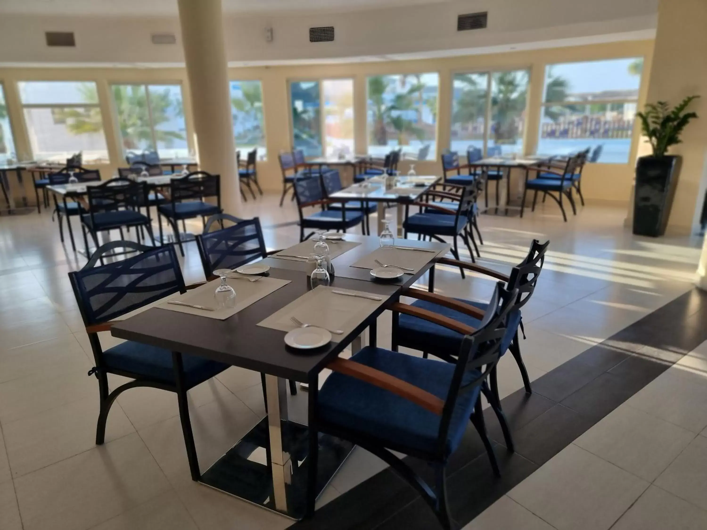 Restaurant/places to eat in Holiday Beach Resort Restaurant/places to eat in Holiday Beach Resort