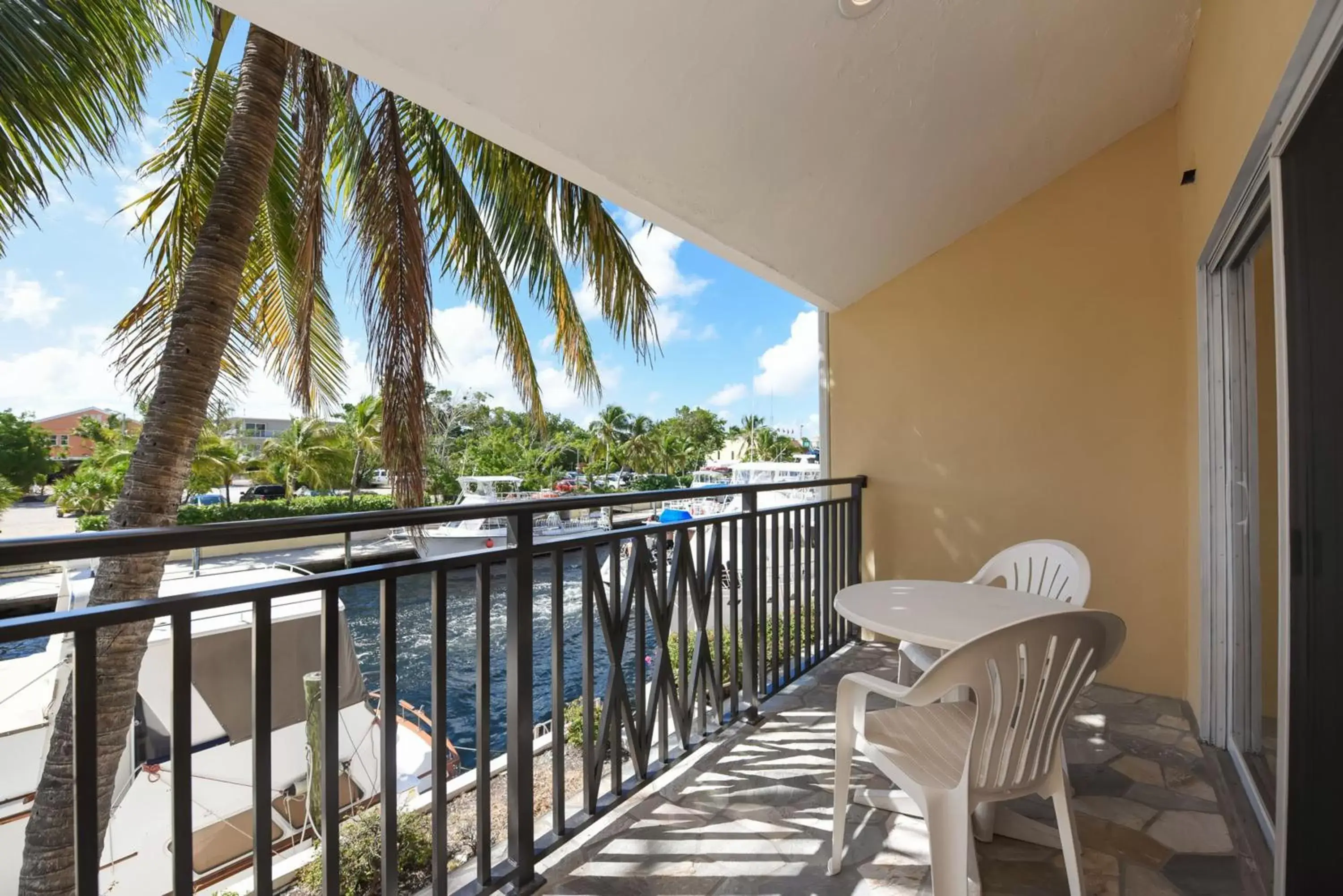 Balcony/Terrace in Waterside Suites and Marina
