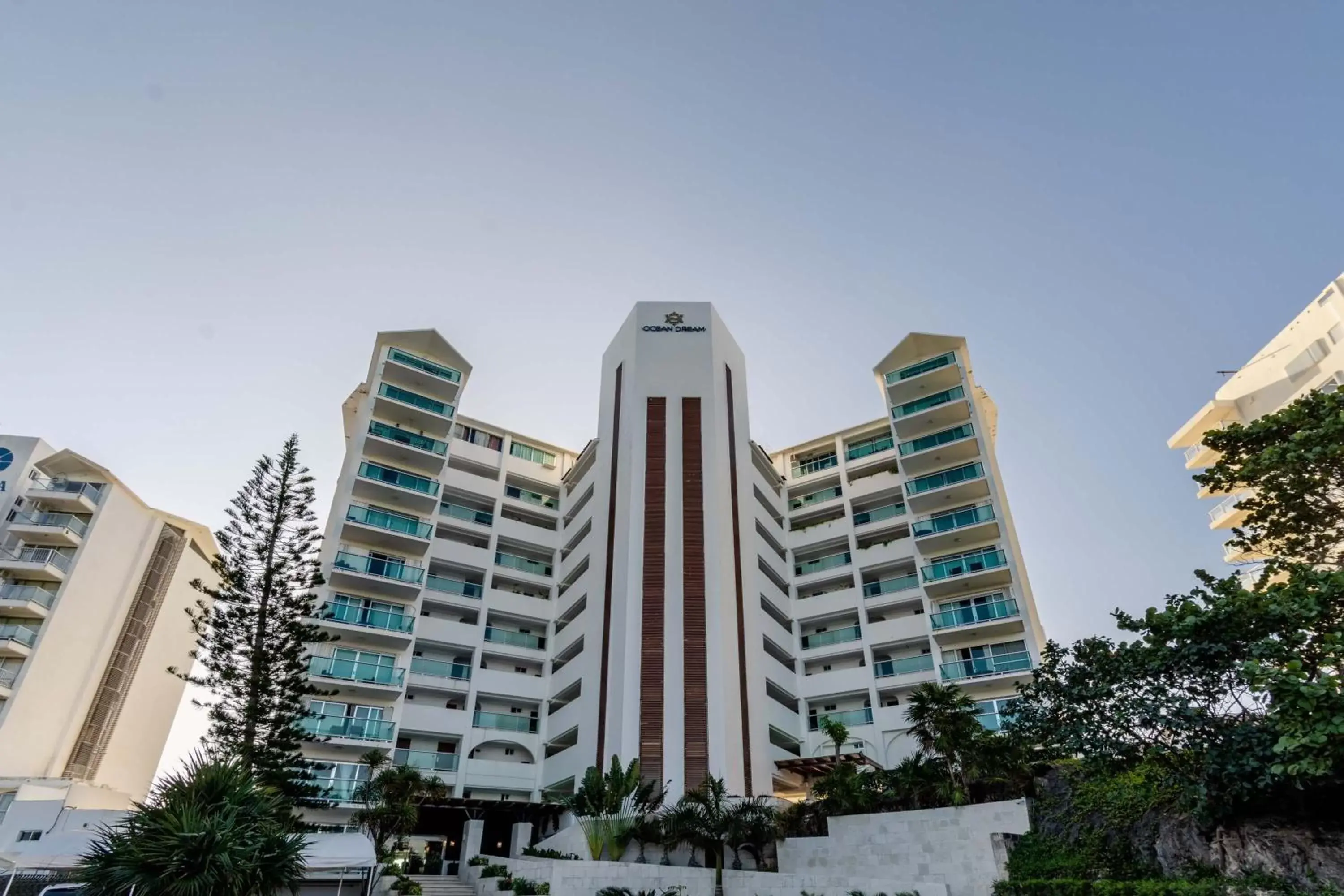 Property Building in Ocean Dream Cancun by GuruHotel