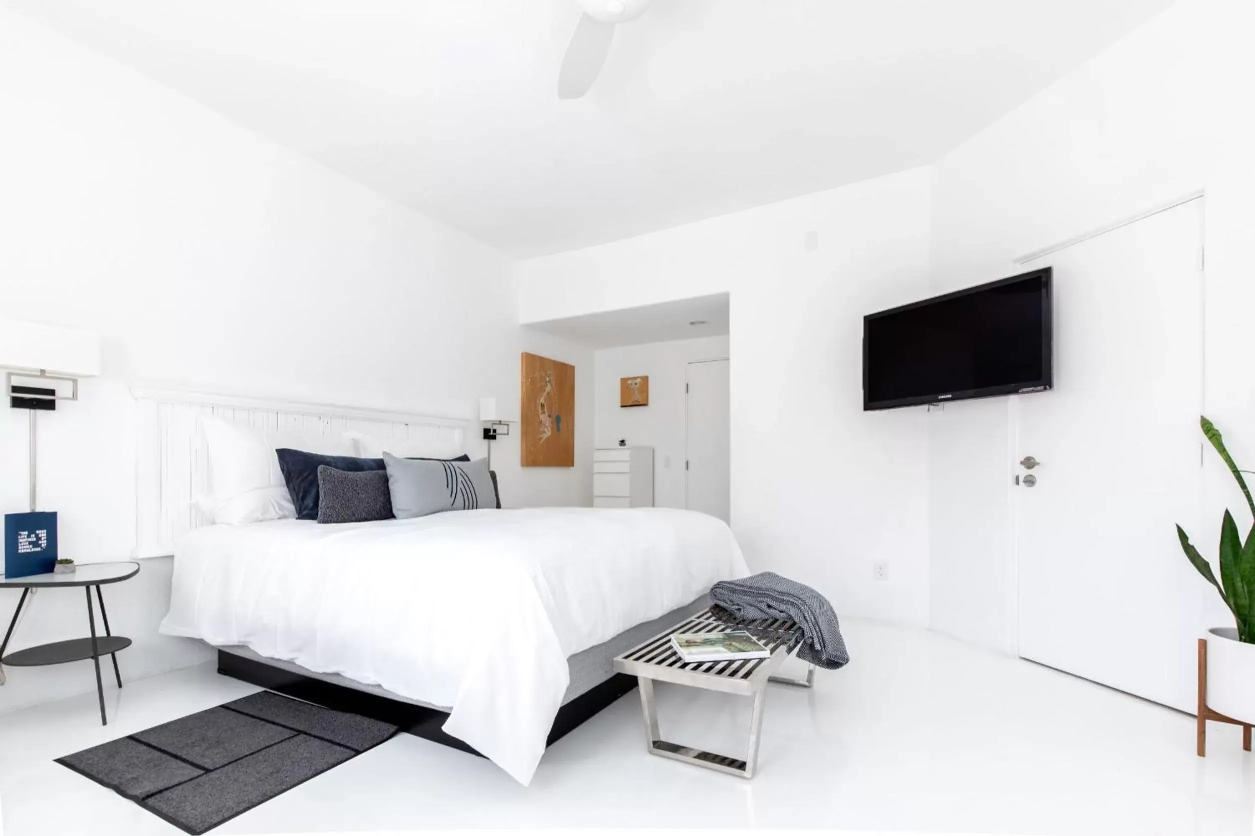 Bed in Alcazar Palm Springs Bed in Alcazar Palm Springs