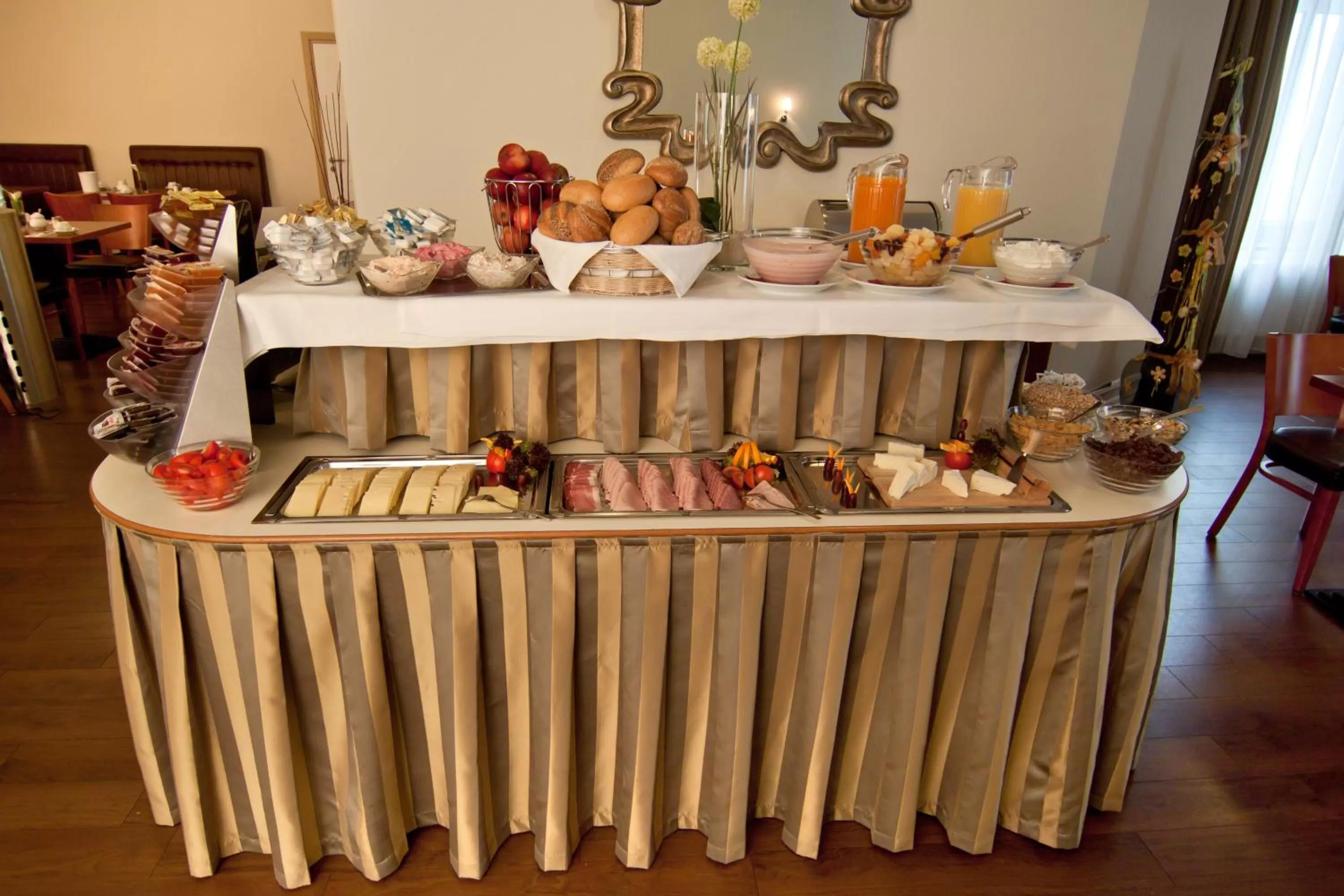 Restaurant/places to eat in Hotel Continental Hamburg Hauptbahnhof