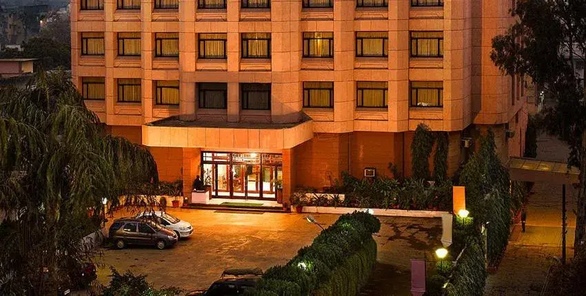 Facade/entrance, Property Building in Hotel Hindusthan International, Varanasi