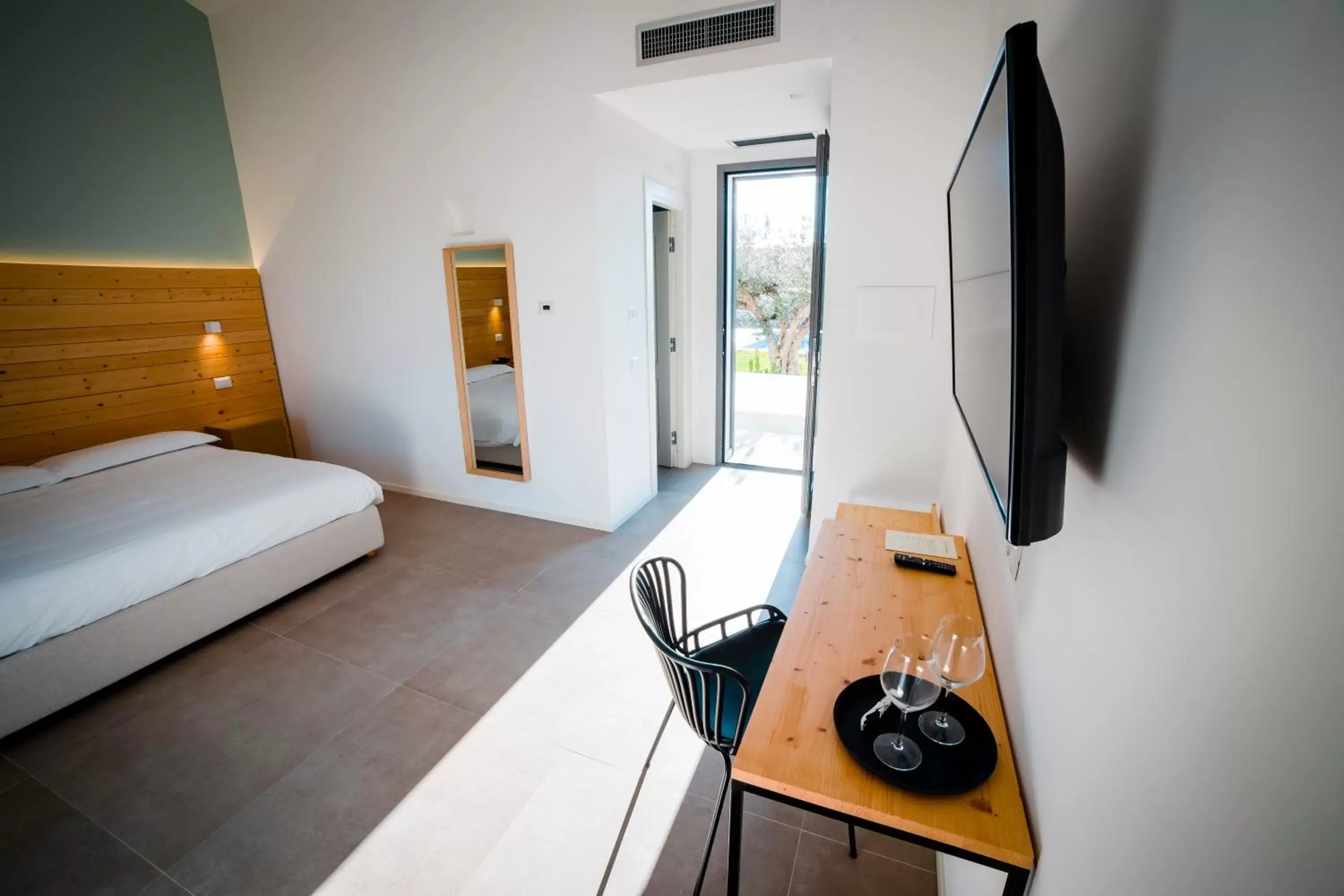 Bed, TV/Entertainment Center in Baglio Custera