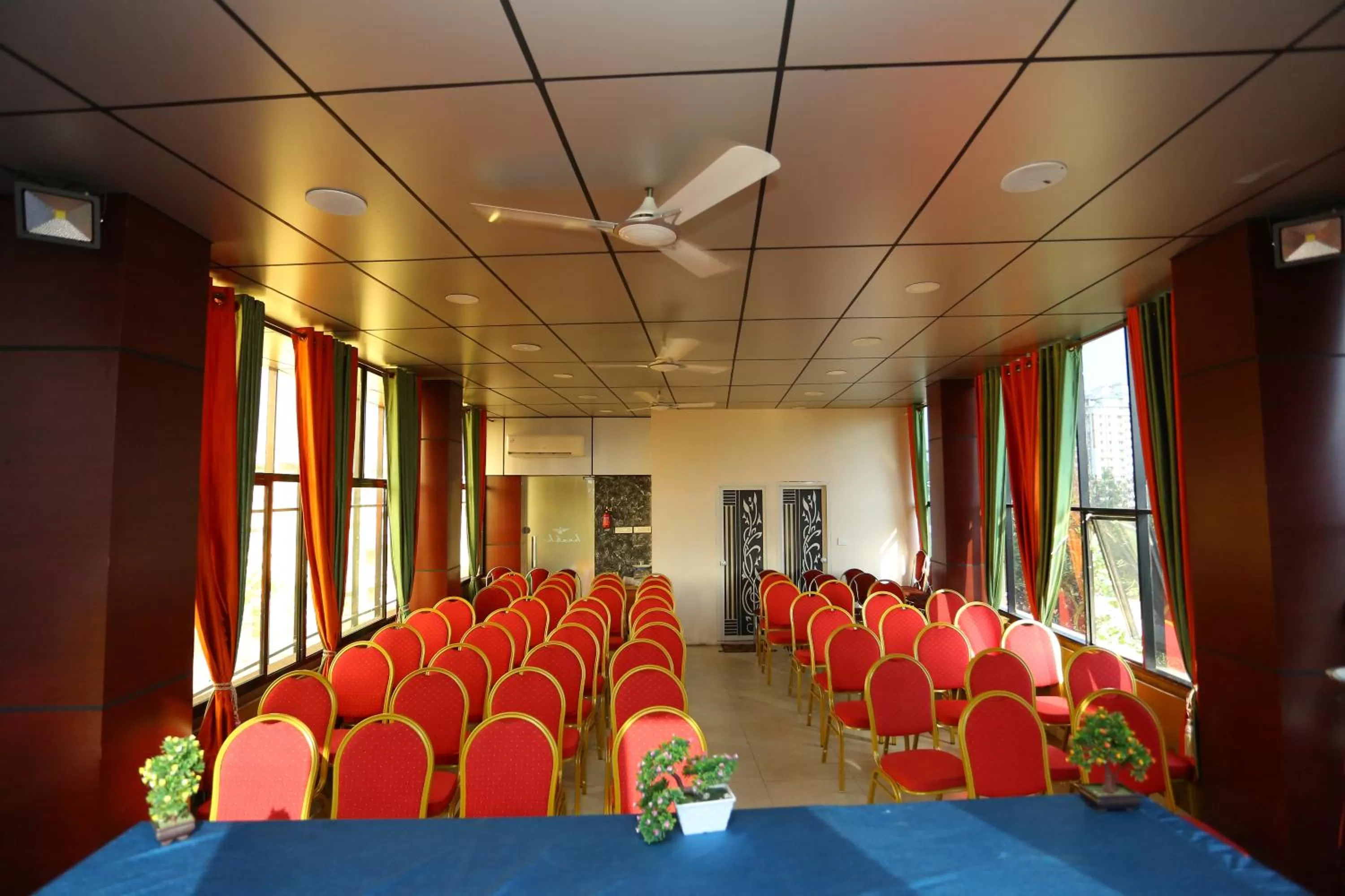 Business facilities in Hotel Innate Inn