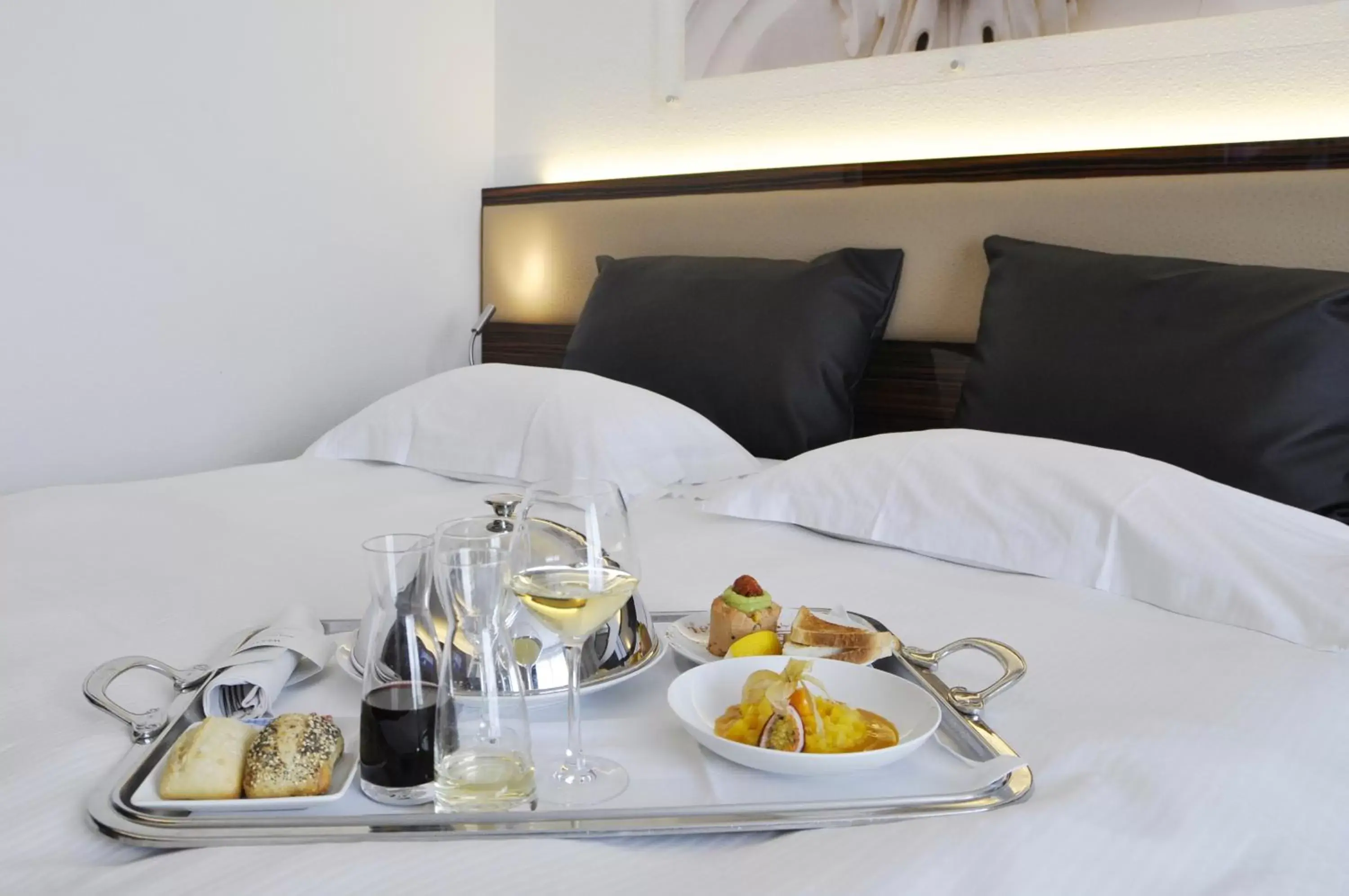 Food and drinks, Bed in Westotel Nantes Atlantique