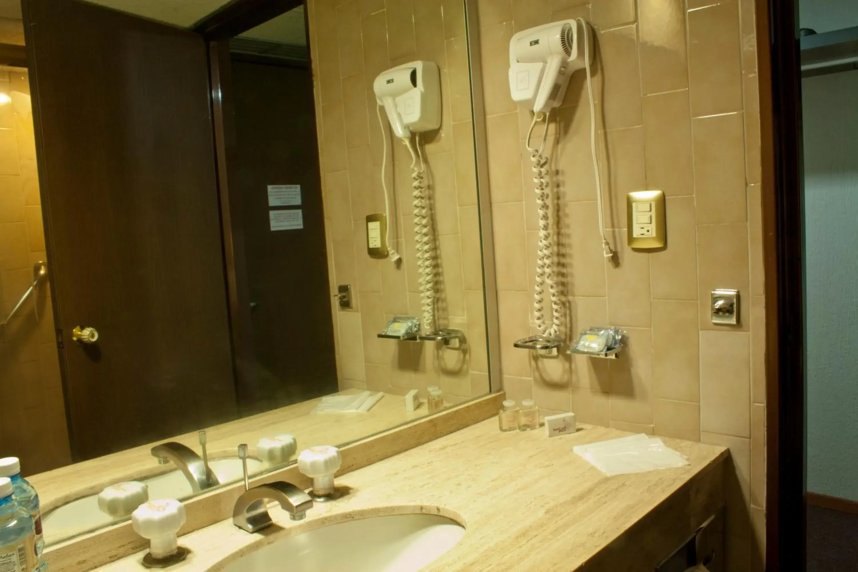 Bathroom in Hotel Real Plaza