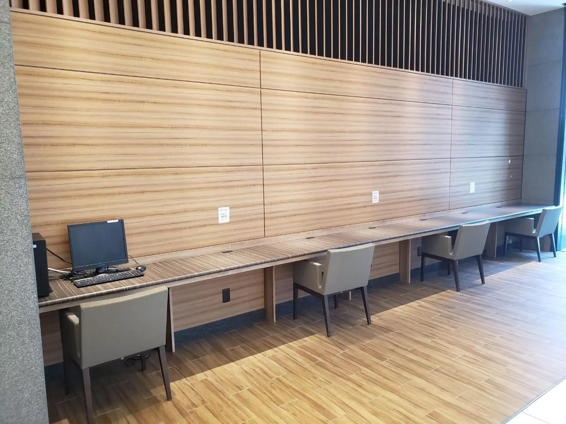 Lobby or reception in Smile Hotel Premium Osaka Hommachi Lobby or reception in Smile Hotel Premium Osaka Hommachi