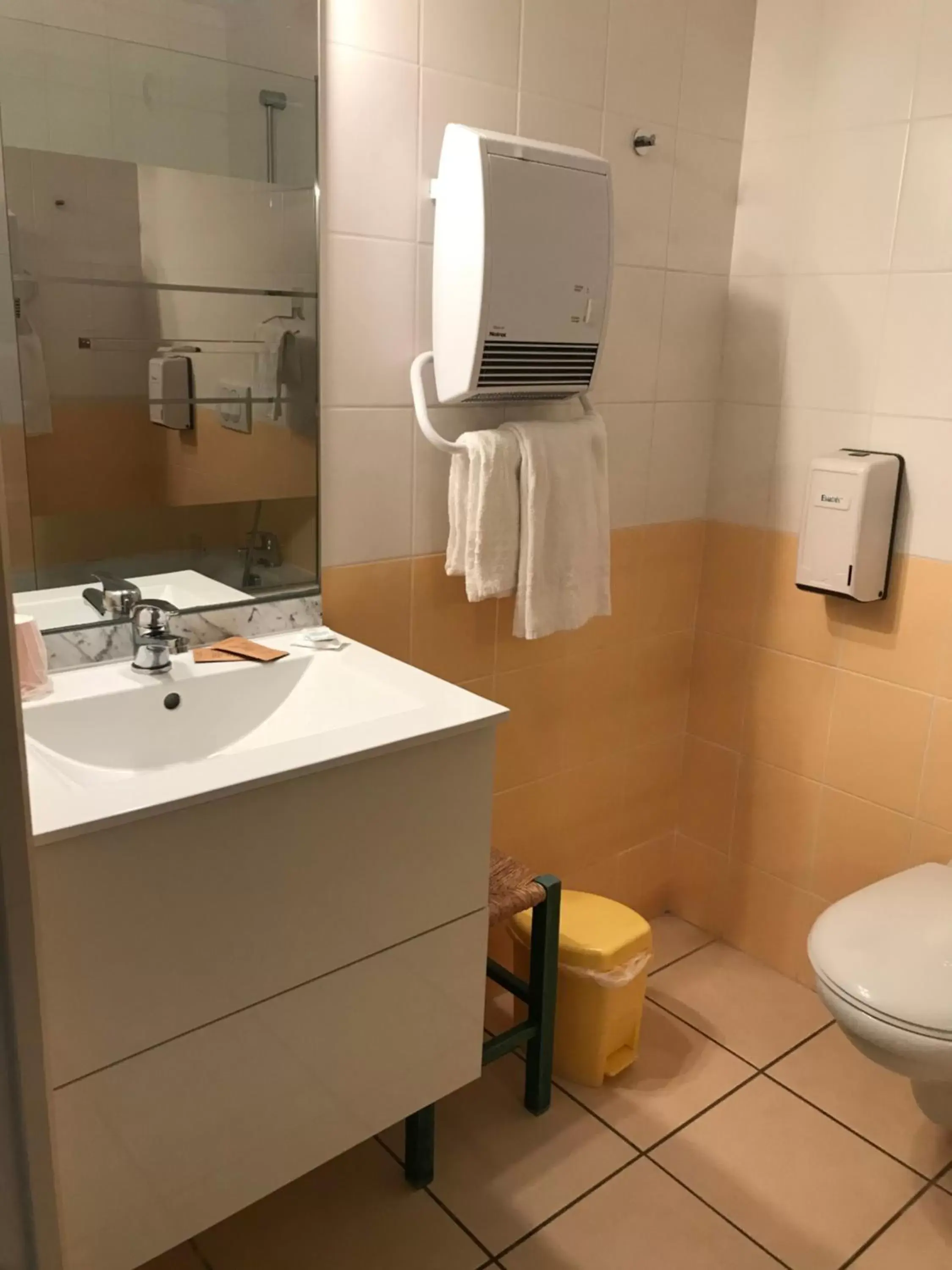Toilet, Bathroom in Abel Hôtel