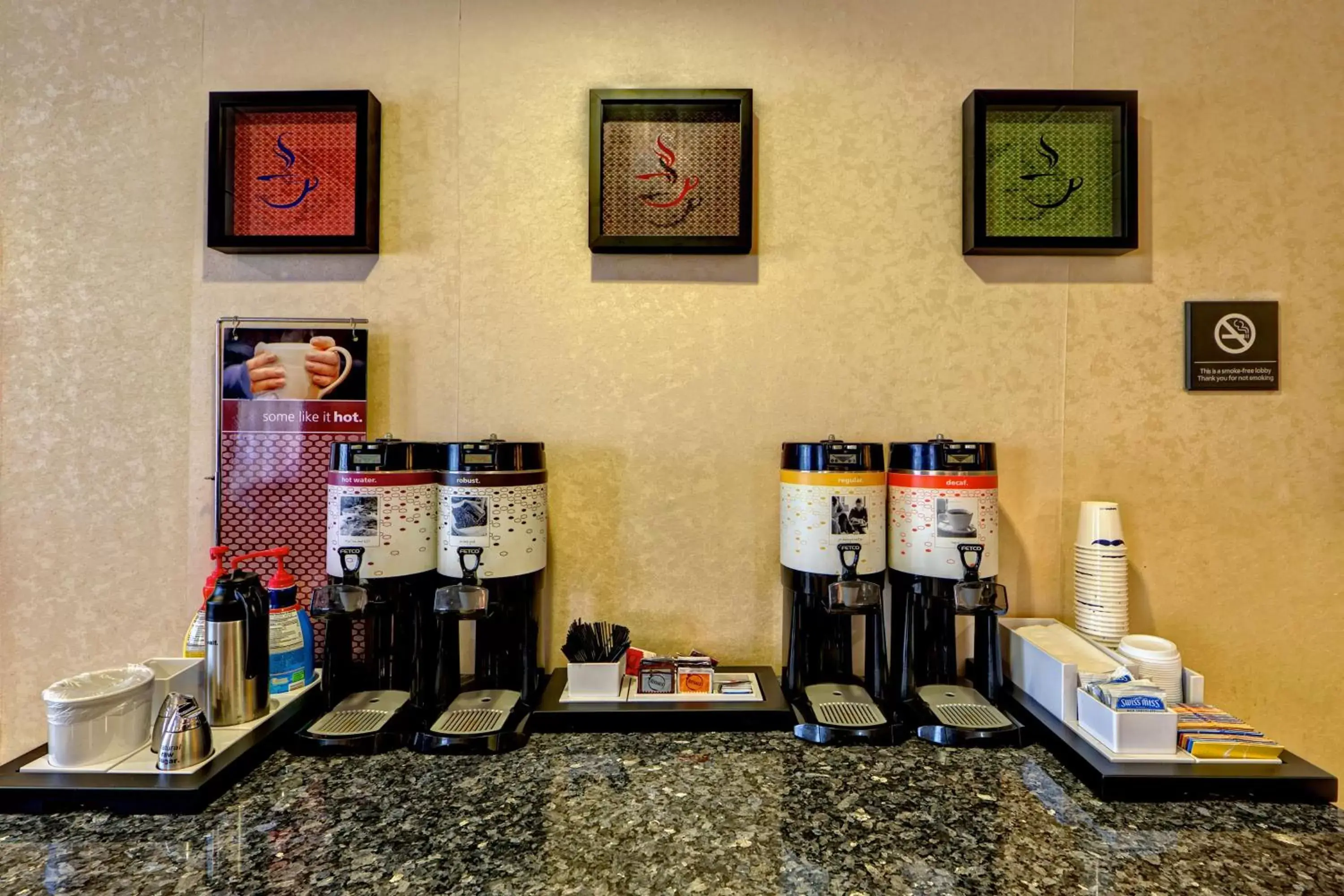 Dining area in Hampton Inn Manning