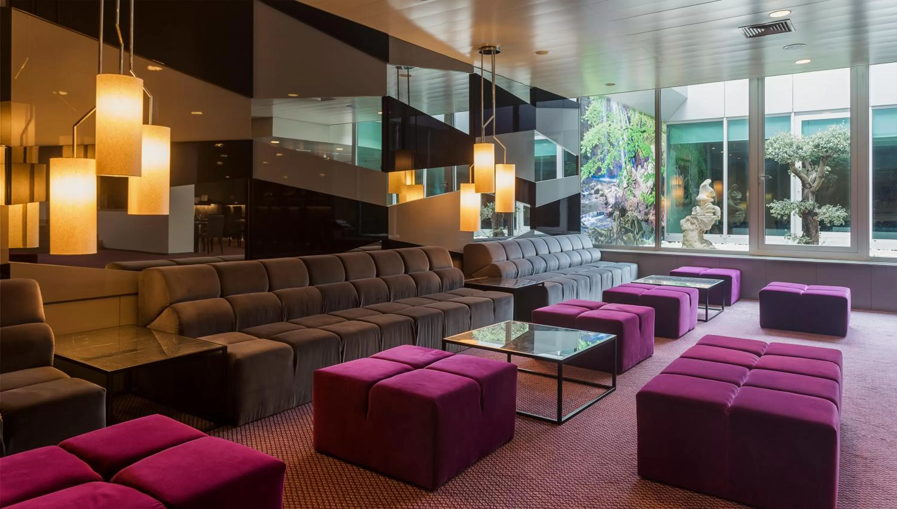 Communal lounge/ TV room in HF Ipanema Porto