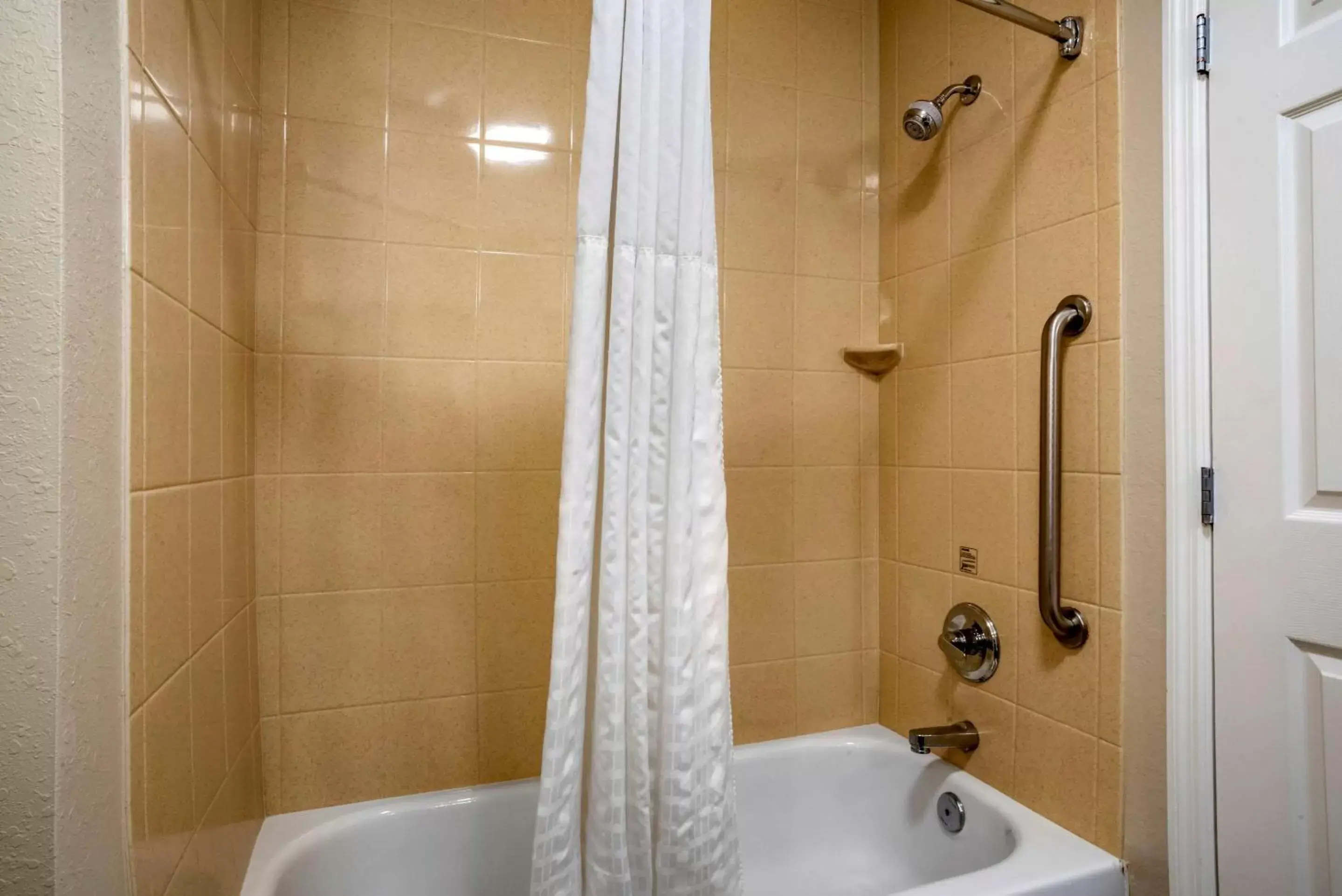 Bathroom in Comfort Suites Niceville Near Eglin Air Force Base