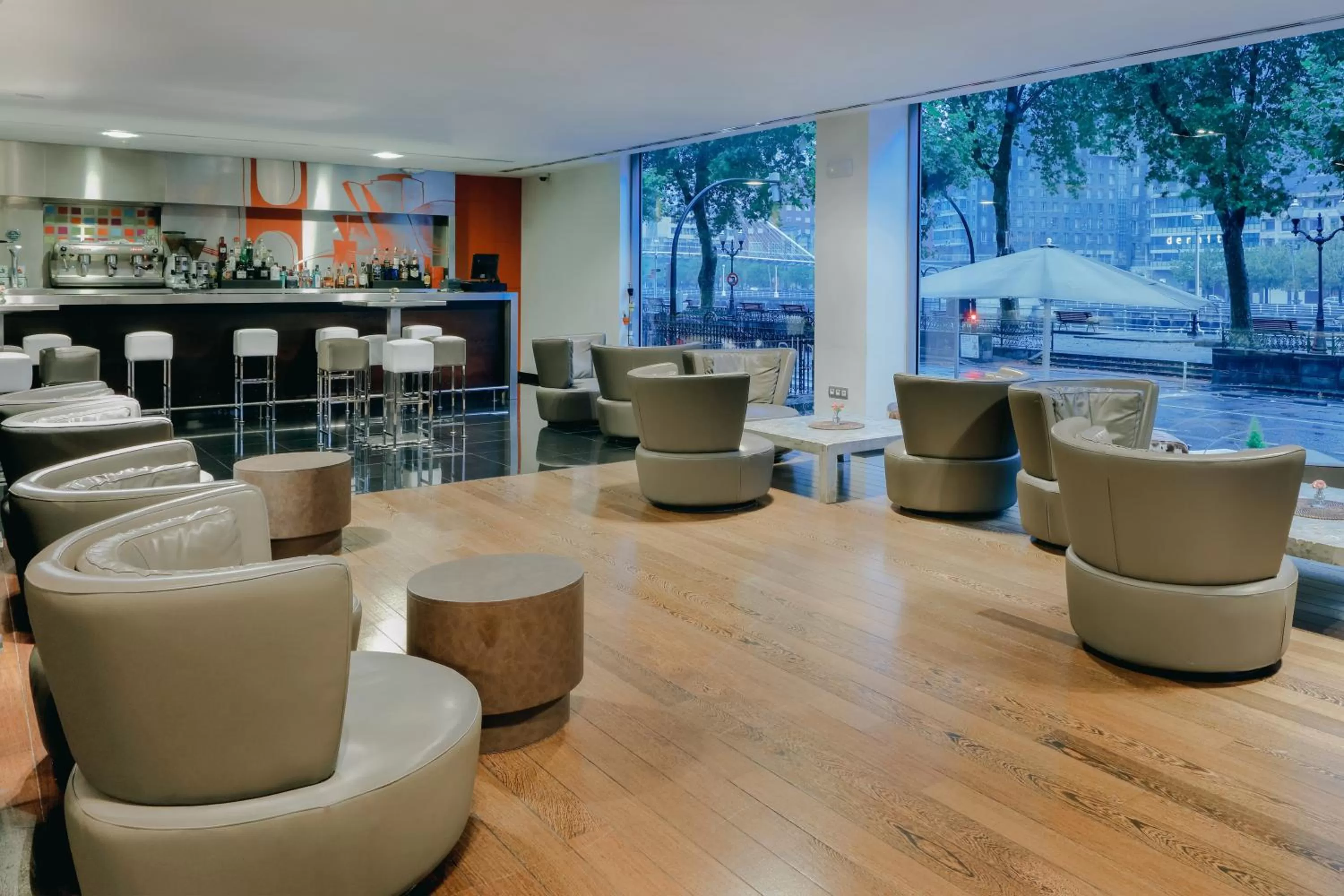 Lounge or bar in Hesperia Bilbao