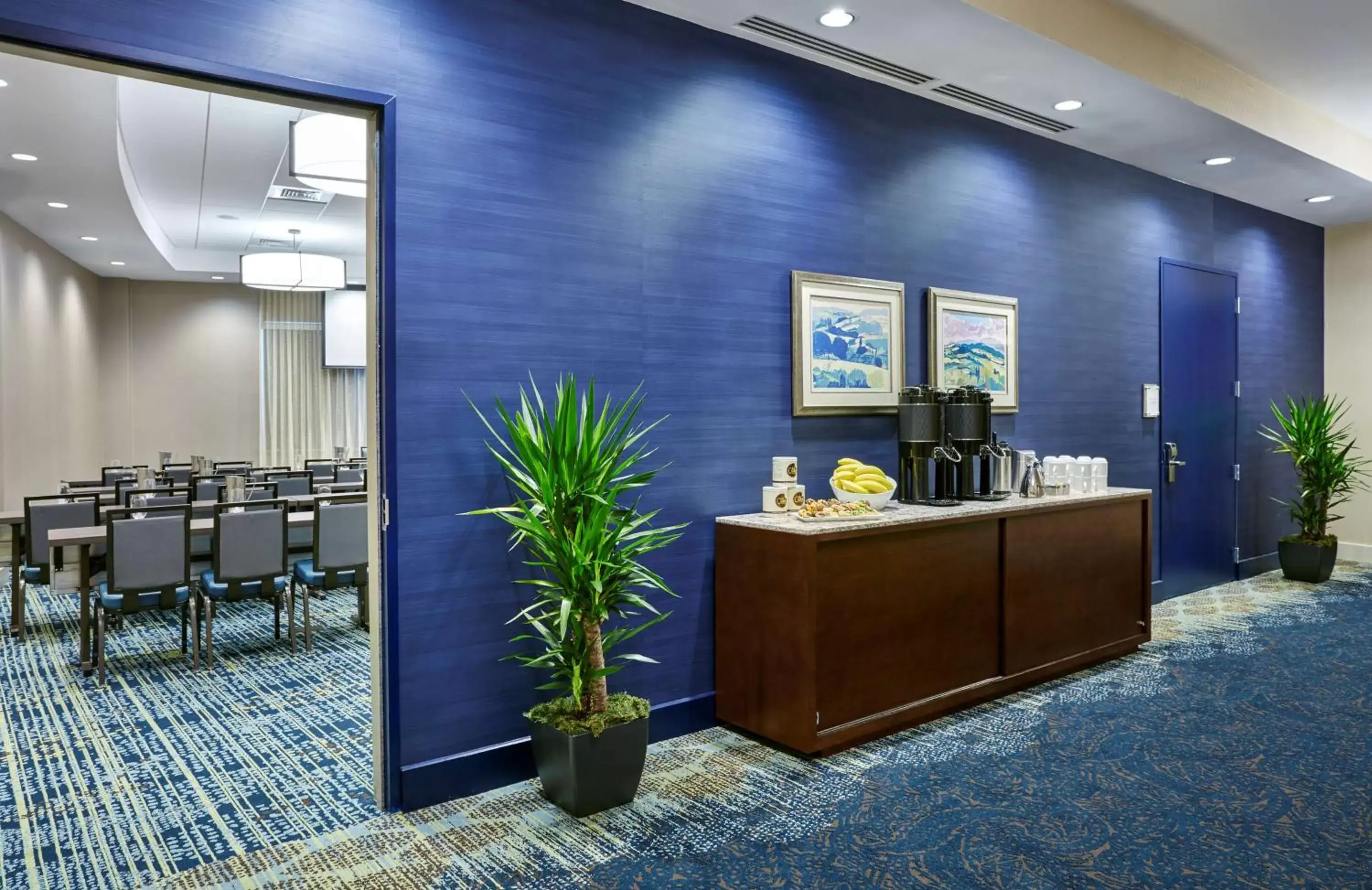 Meeting/conference room in DoubleTree by Hilton Charlotte Gateway Village