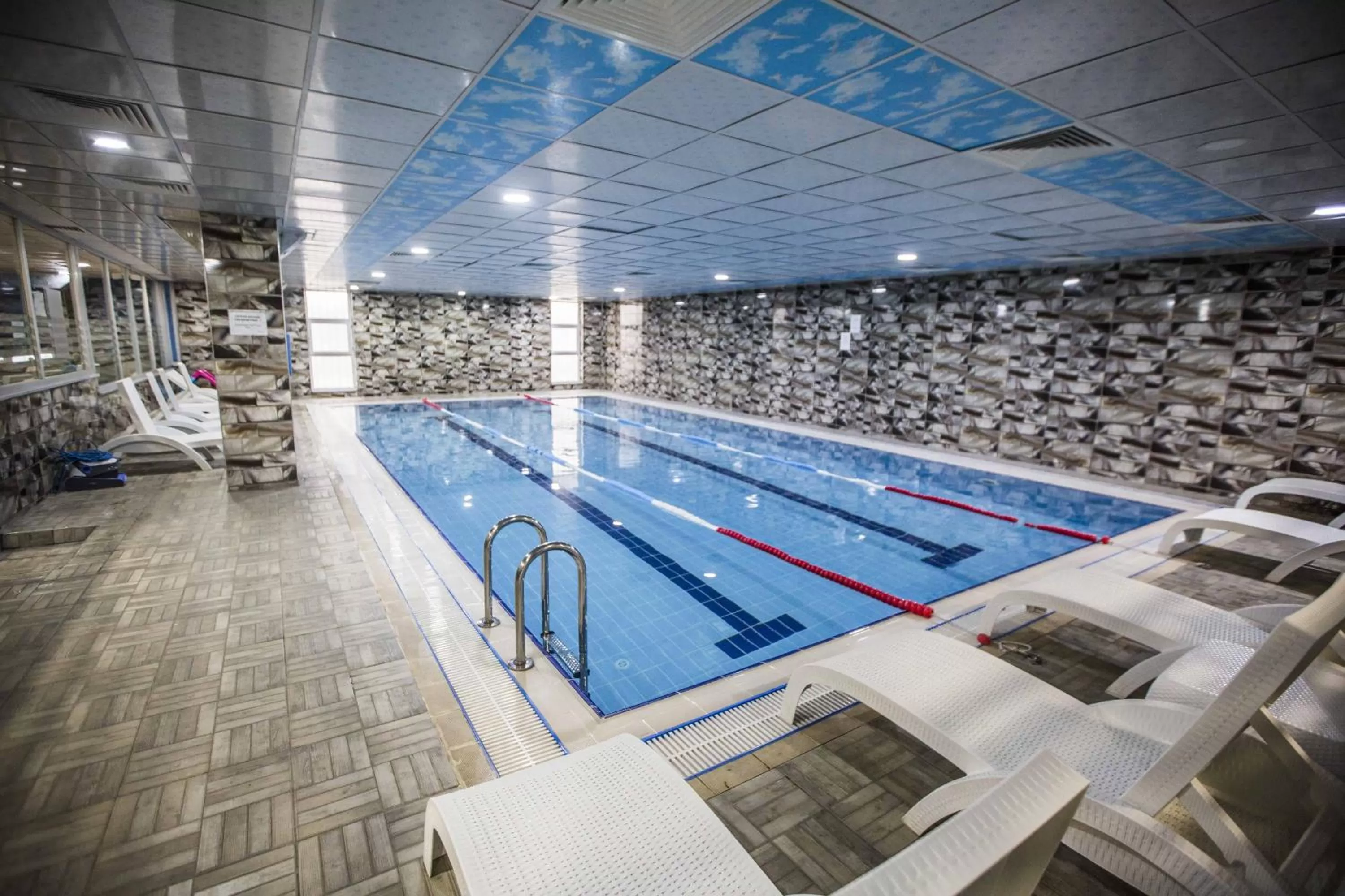 Swimming pool in Borapark Otel