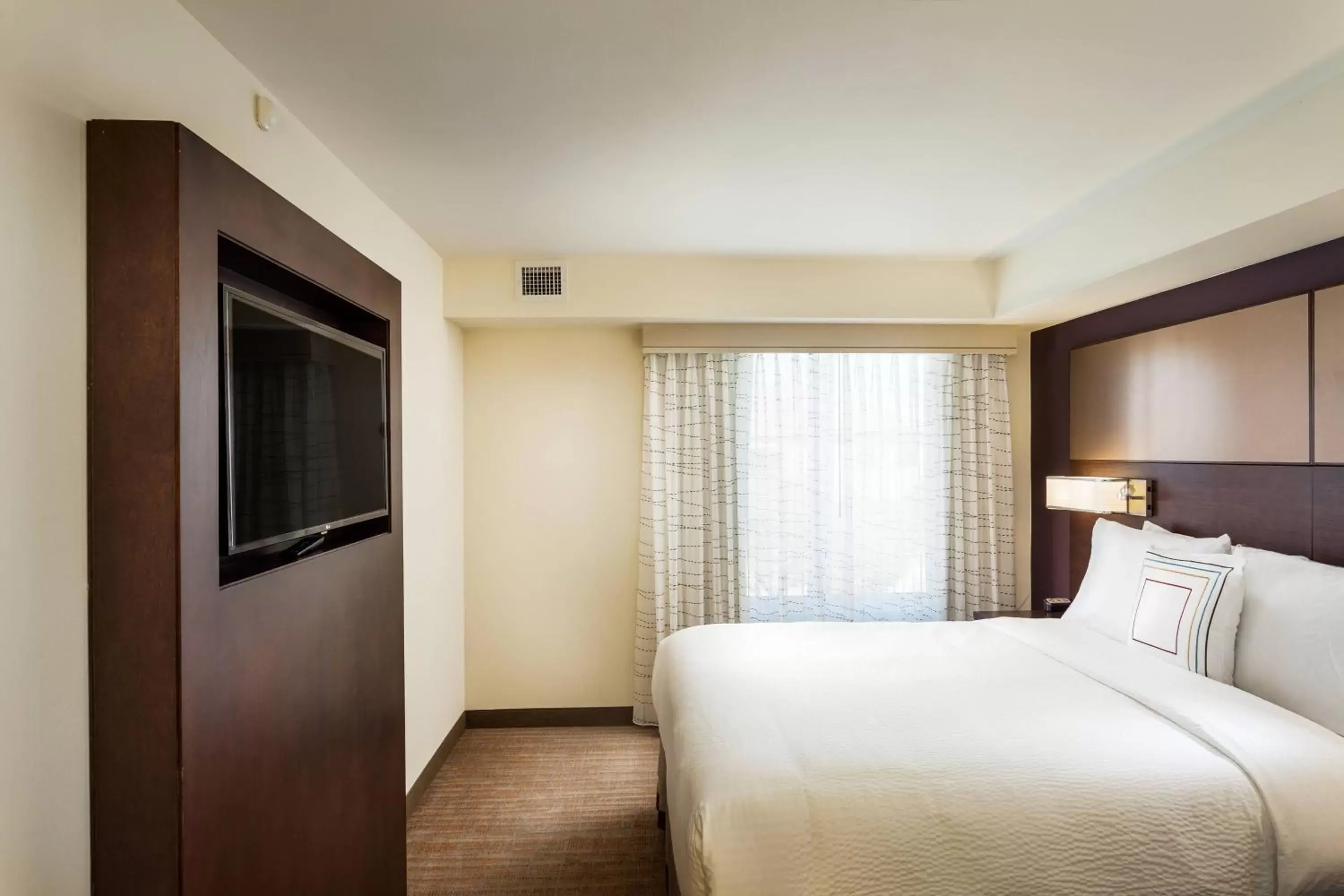 Bedroom, Bed in Residence Inn by Marriott Austin Lake Austin/River Place