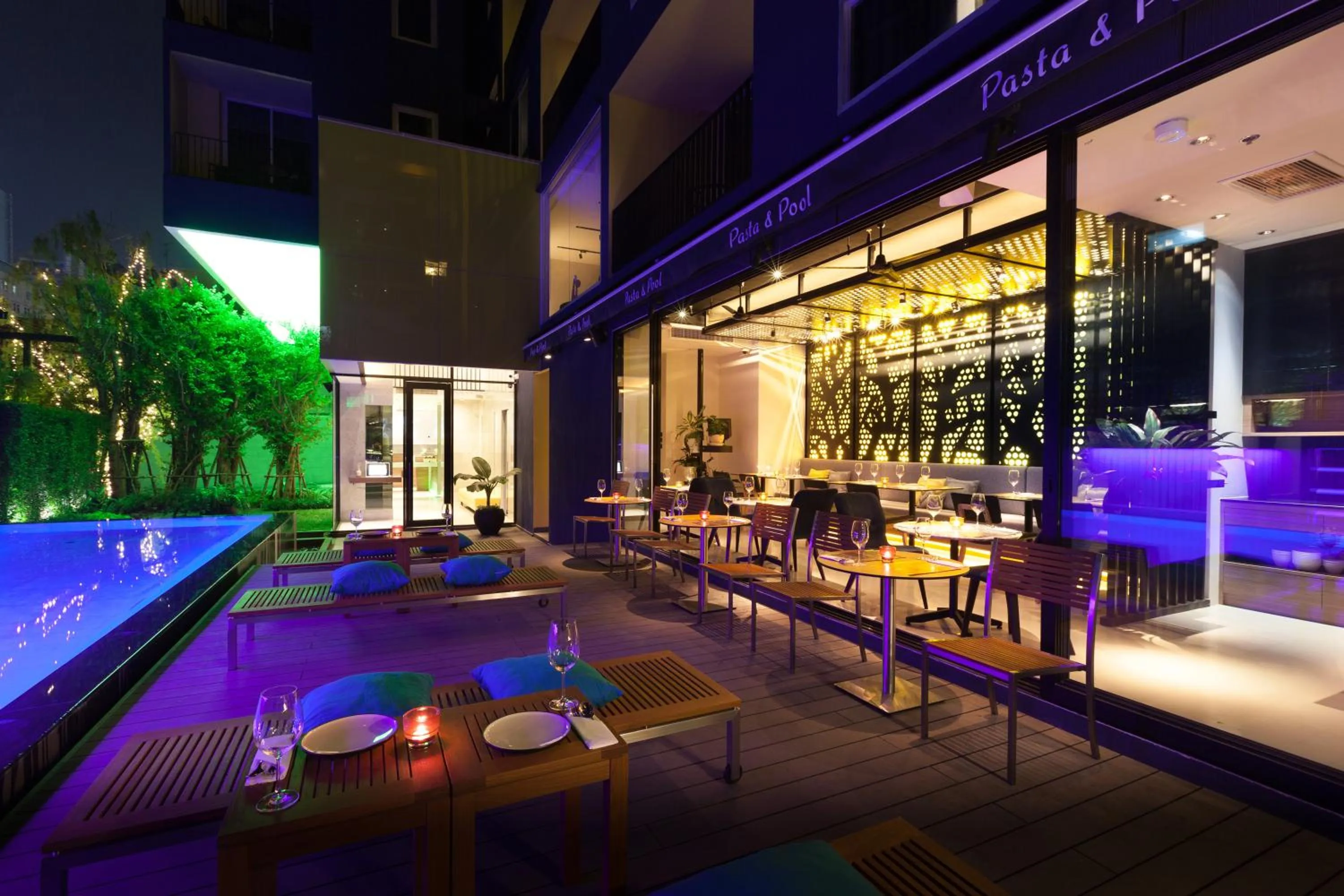 Restaurant/places to eat in LiT BANGKOK Residence