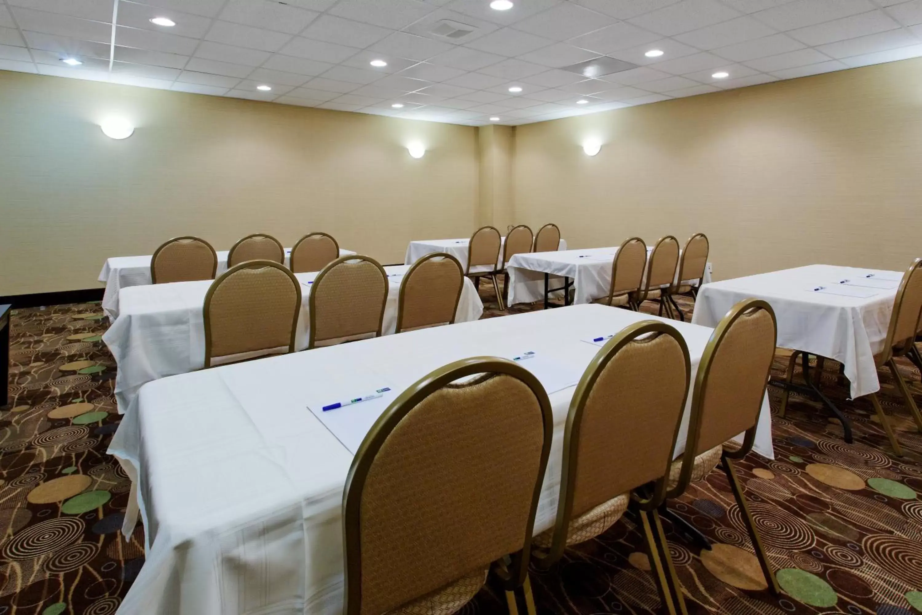 Meeting/conference room in Holiday Inn Express Benicia, an IHG Hotel