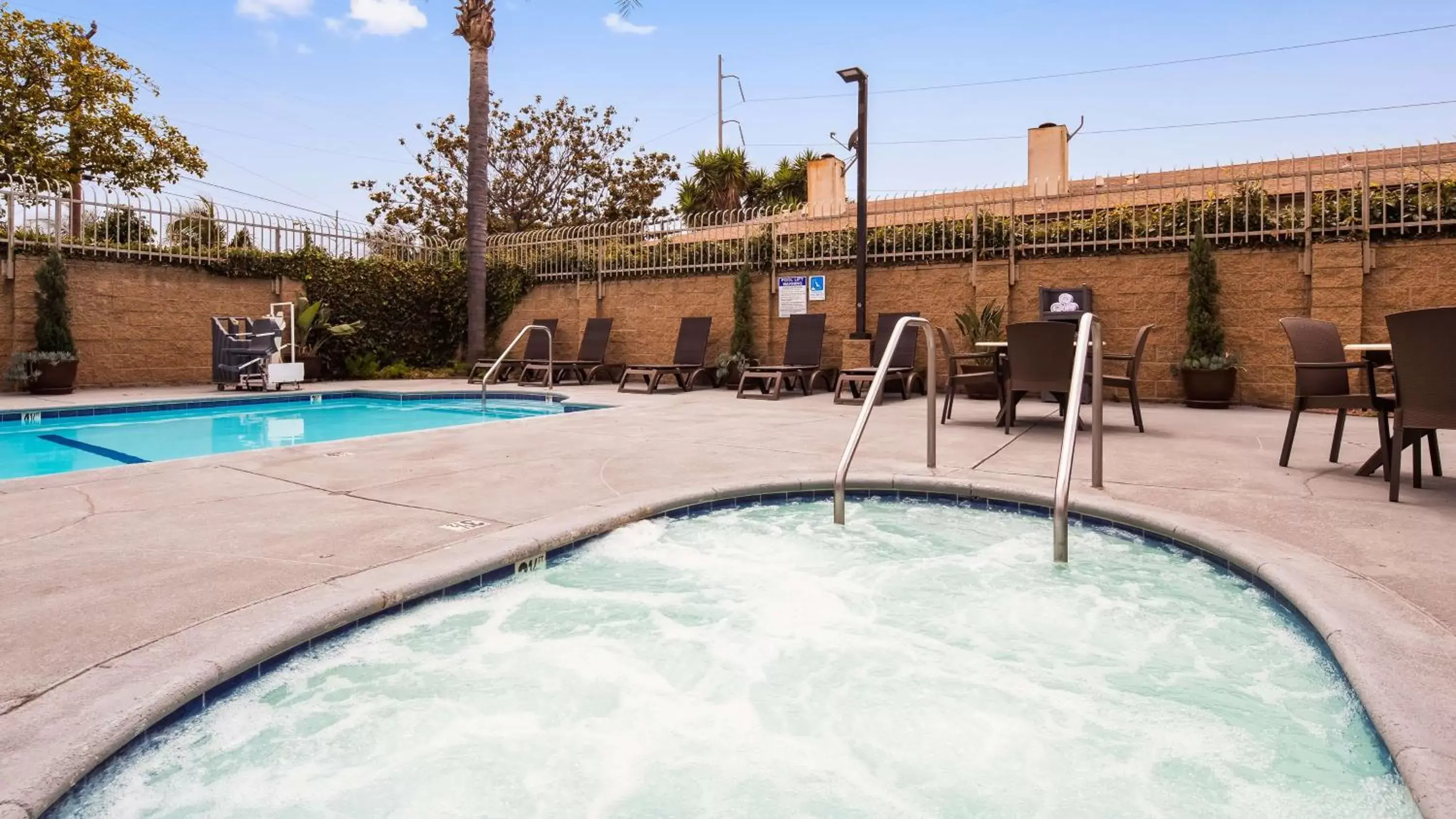 On site, Swimming Pool in Best Western Airpark Hotel - Los Angeles LAX Airport