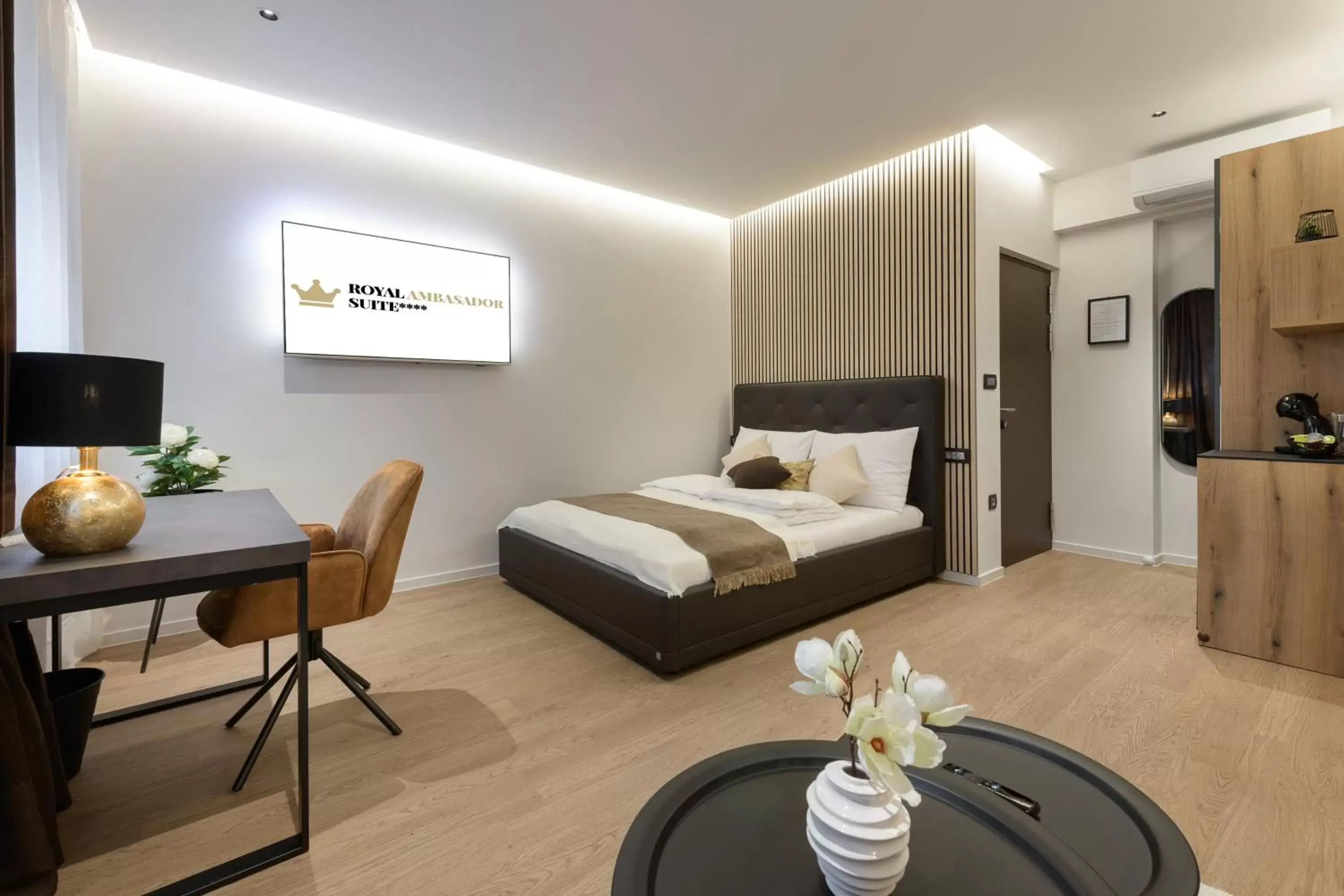 Deluxe King Suite - single occupancy in ROYAL SUITE, Ljubljana Deluxe King Suite - single occupancy in ROYAL SUITE, Ljubljana