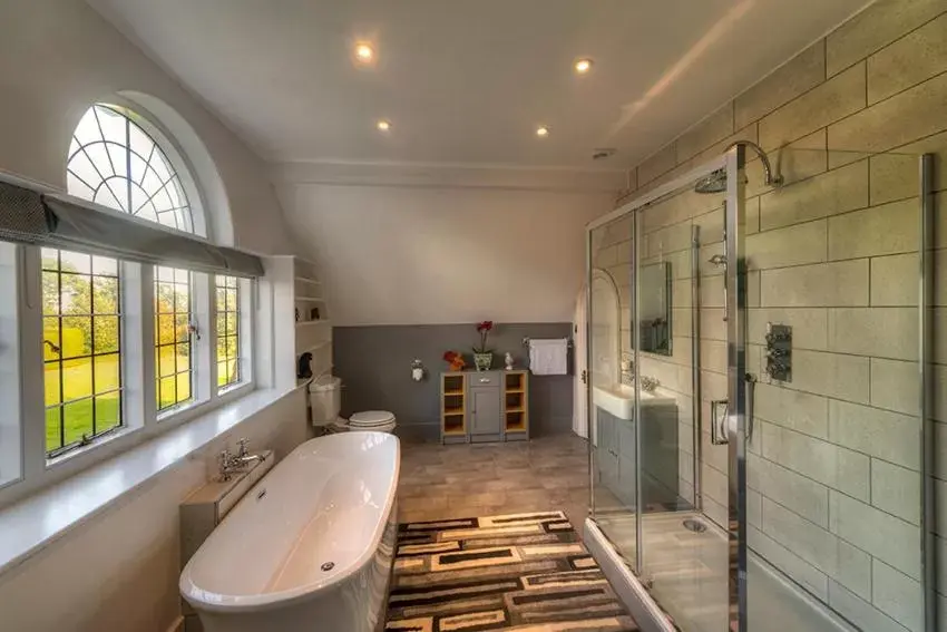 Shower, Bathroom in Saltcote Place