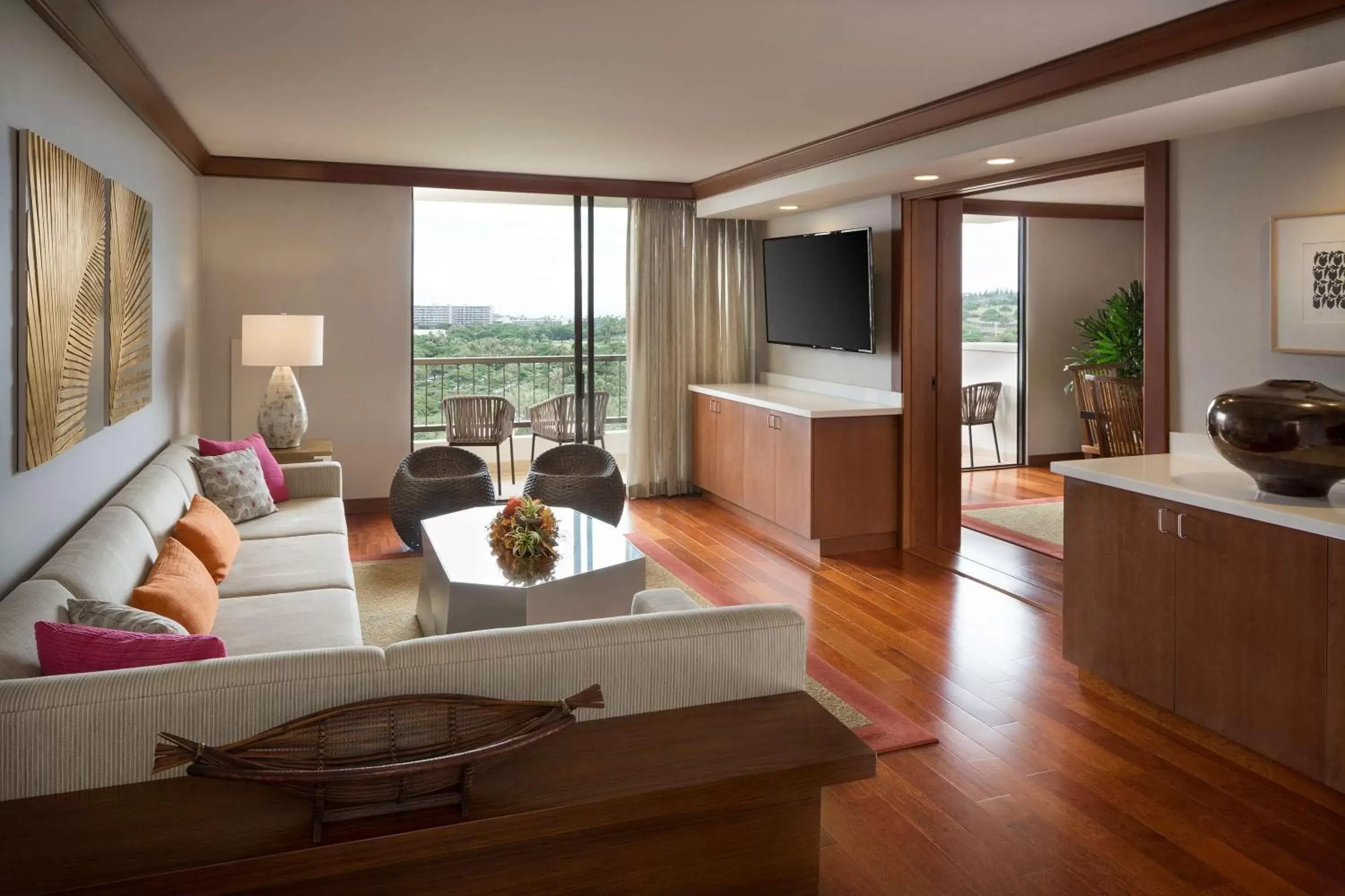 Photo of the whole room, Seating Area in Hyatt Regency Maui Resort & Spa