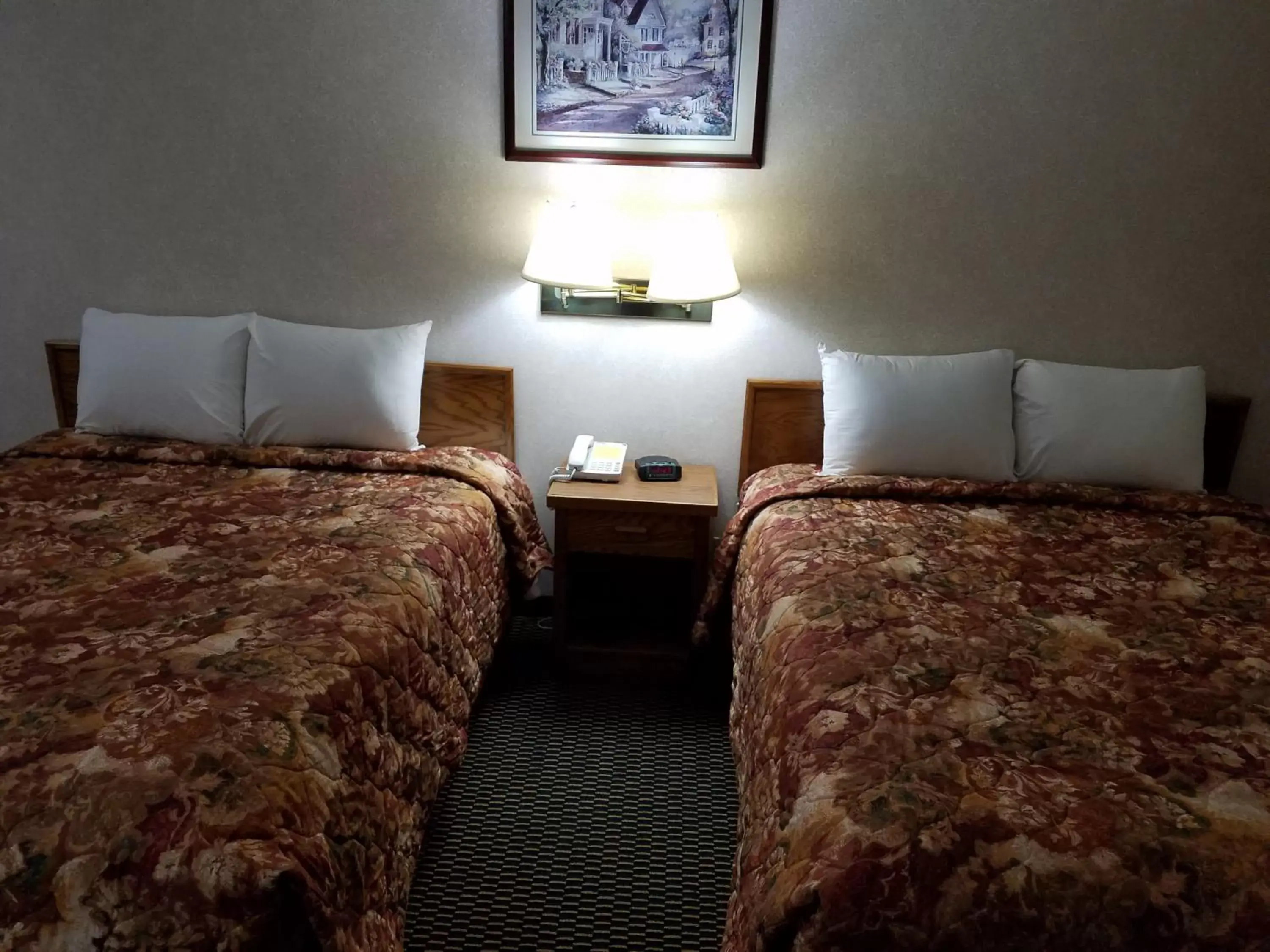 Bed, Room Photo in Rodeway Inn Blair