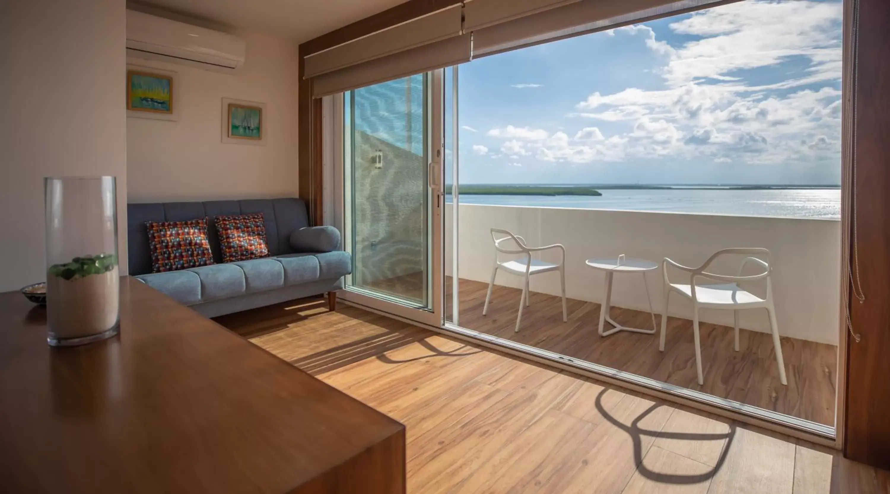 Balcony/Terrace, Seating Area in Beachfront Penthouses by LivIN Cancun