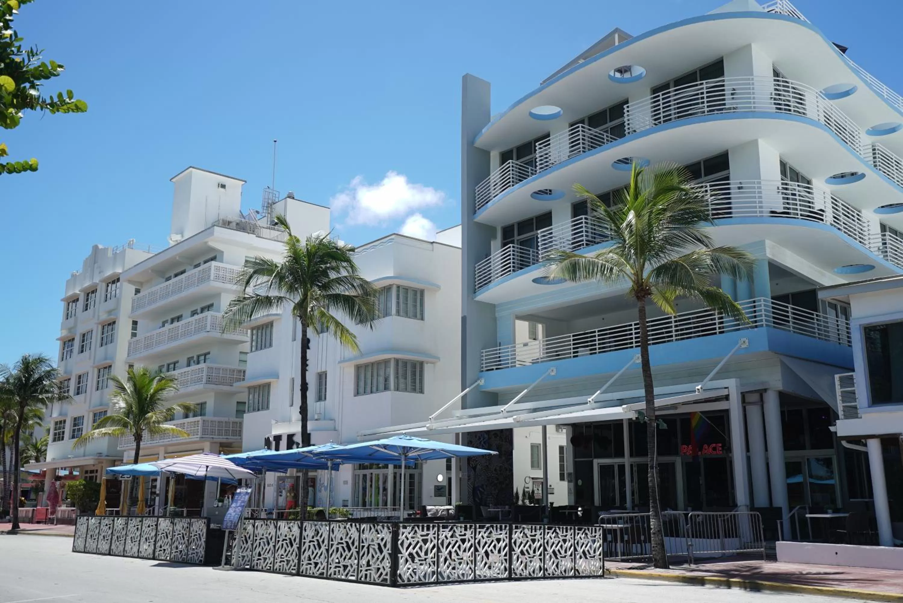 Restaurant/places to eat in Deluxe apartments at the Congress