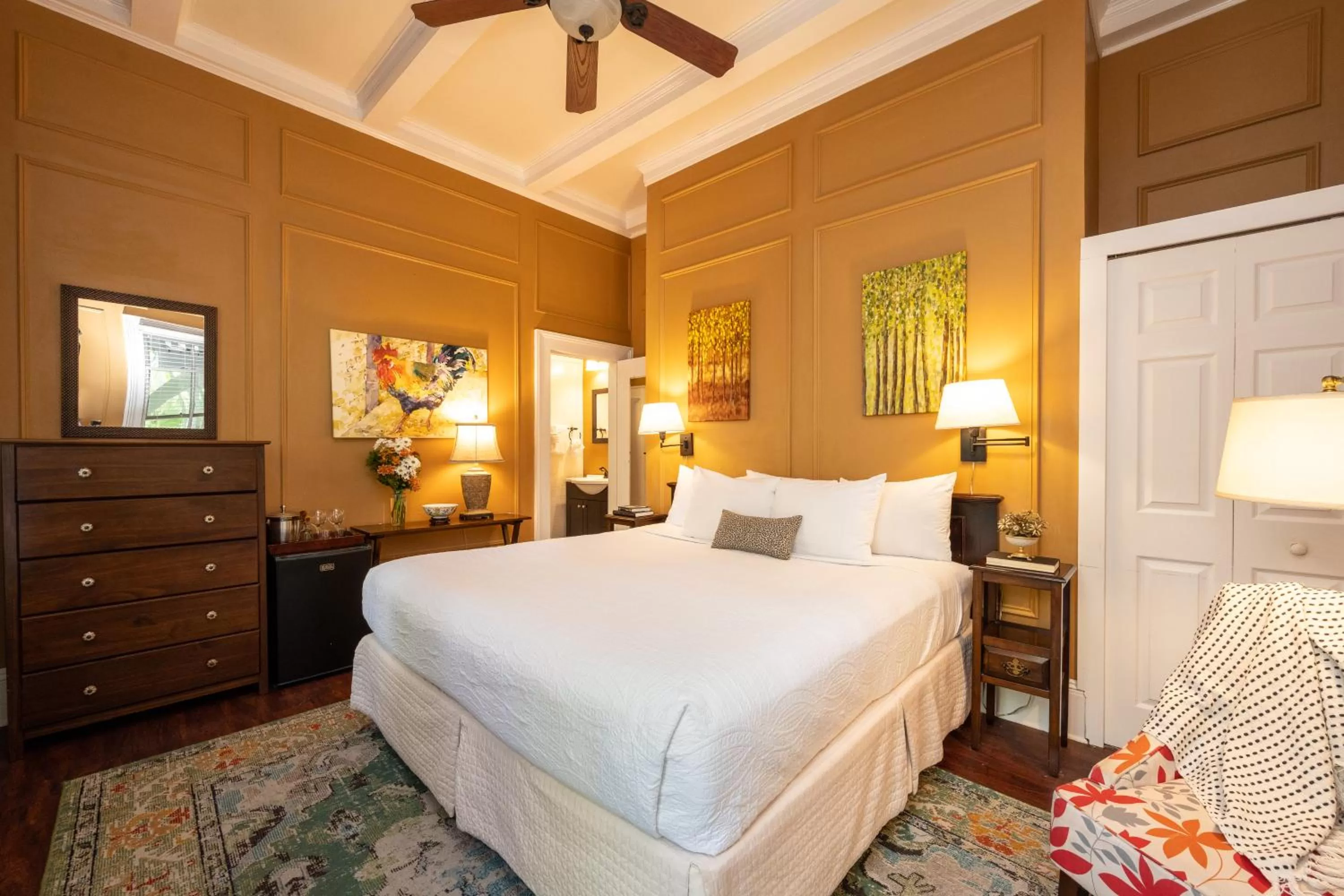 Bed in Old Town Manor