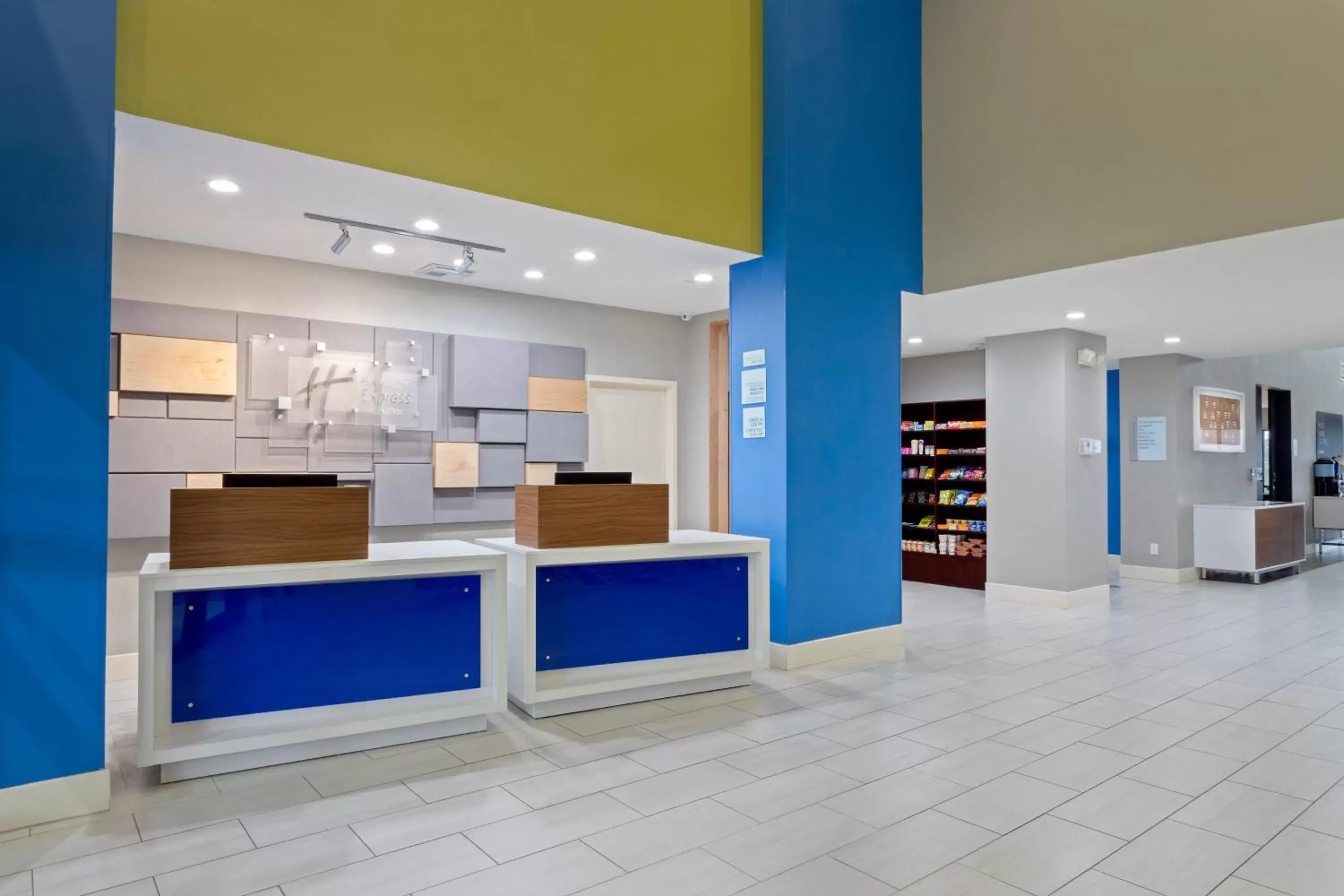 Property building, Lobby/Reception in Holiday Inn Express Hotel & Suites Lake Placid, an IHG Hotel