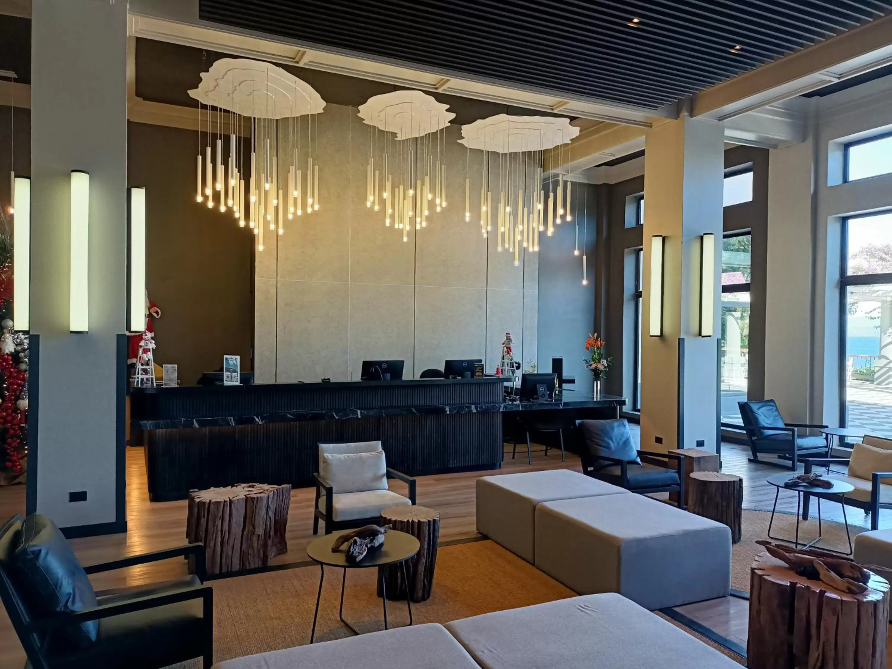 Lobby or reception in Hotel Enjoy Pucón