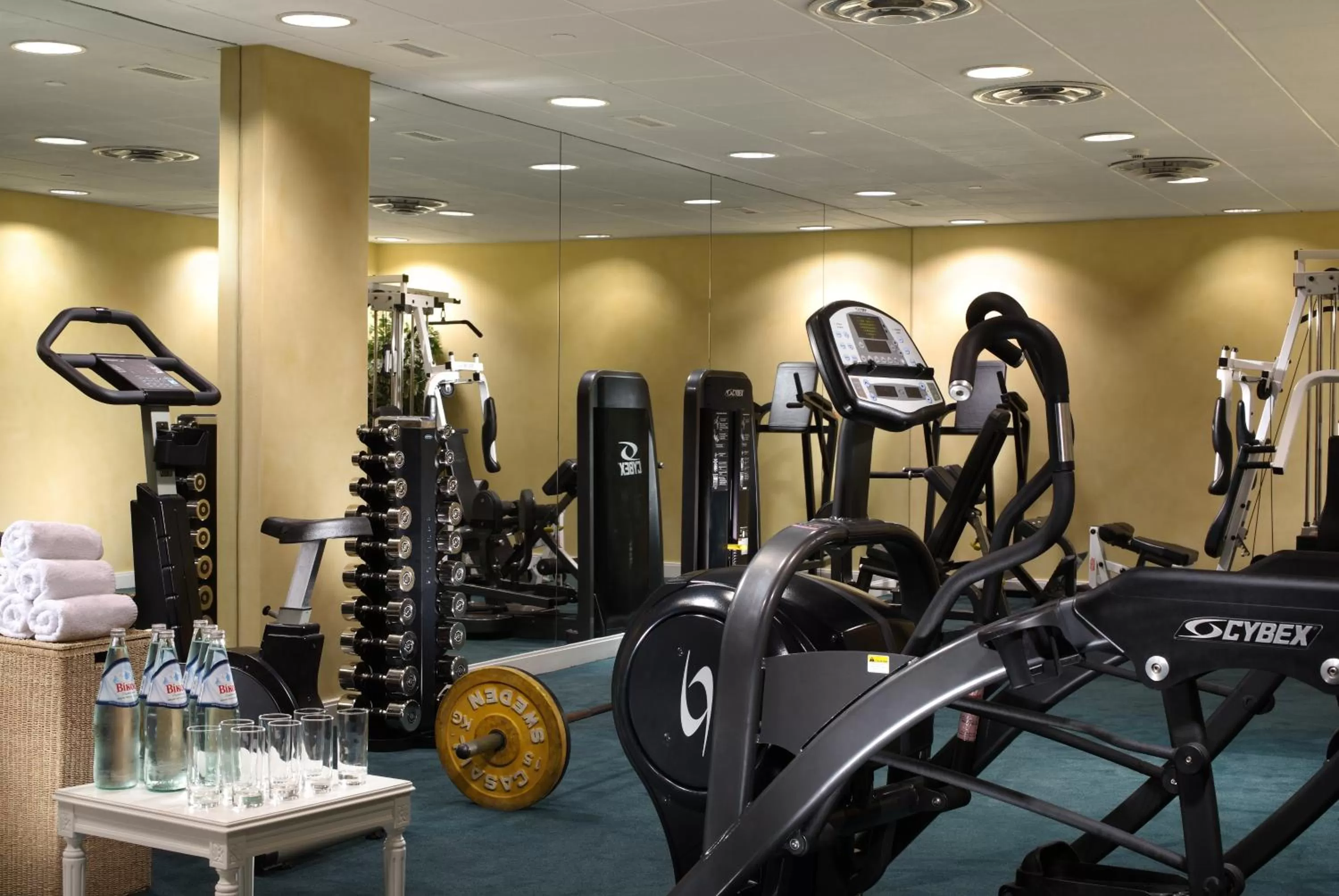 Fitness centre/facilities in Royal Olympic Hotel