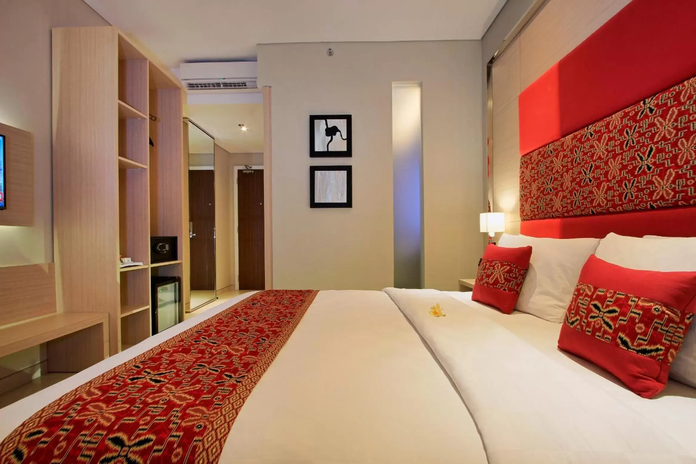 Bed in Ohana Hotel Kuta