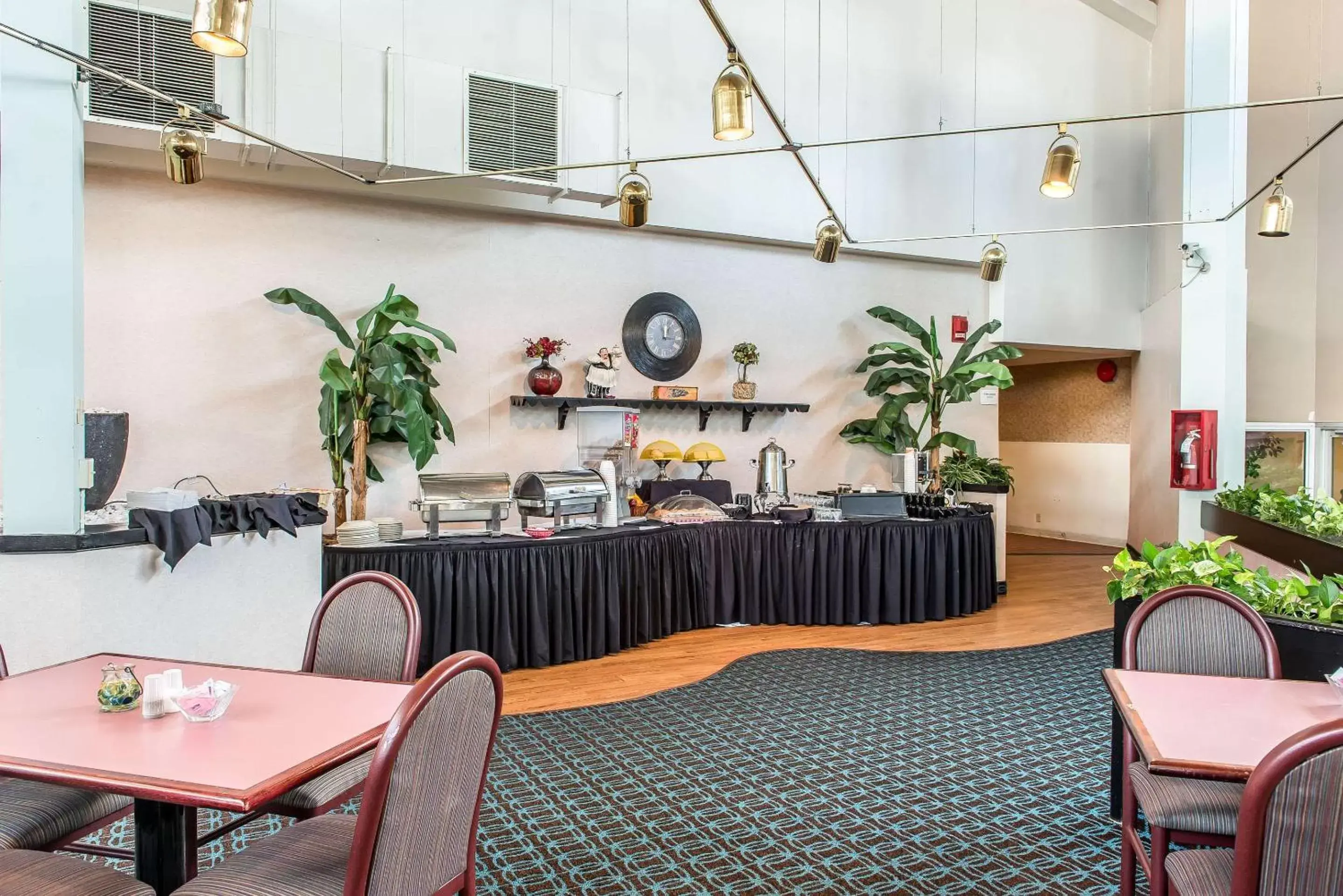 Restaurant/Places to Eat in Quality Inn & Conference Center - Springfield