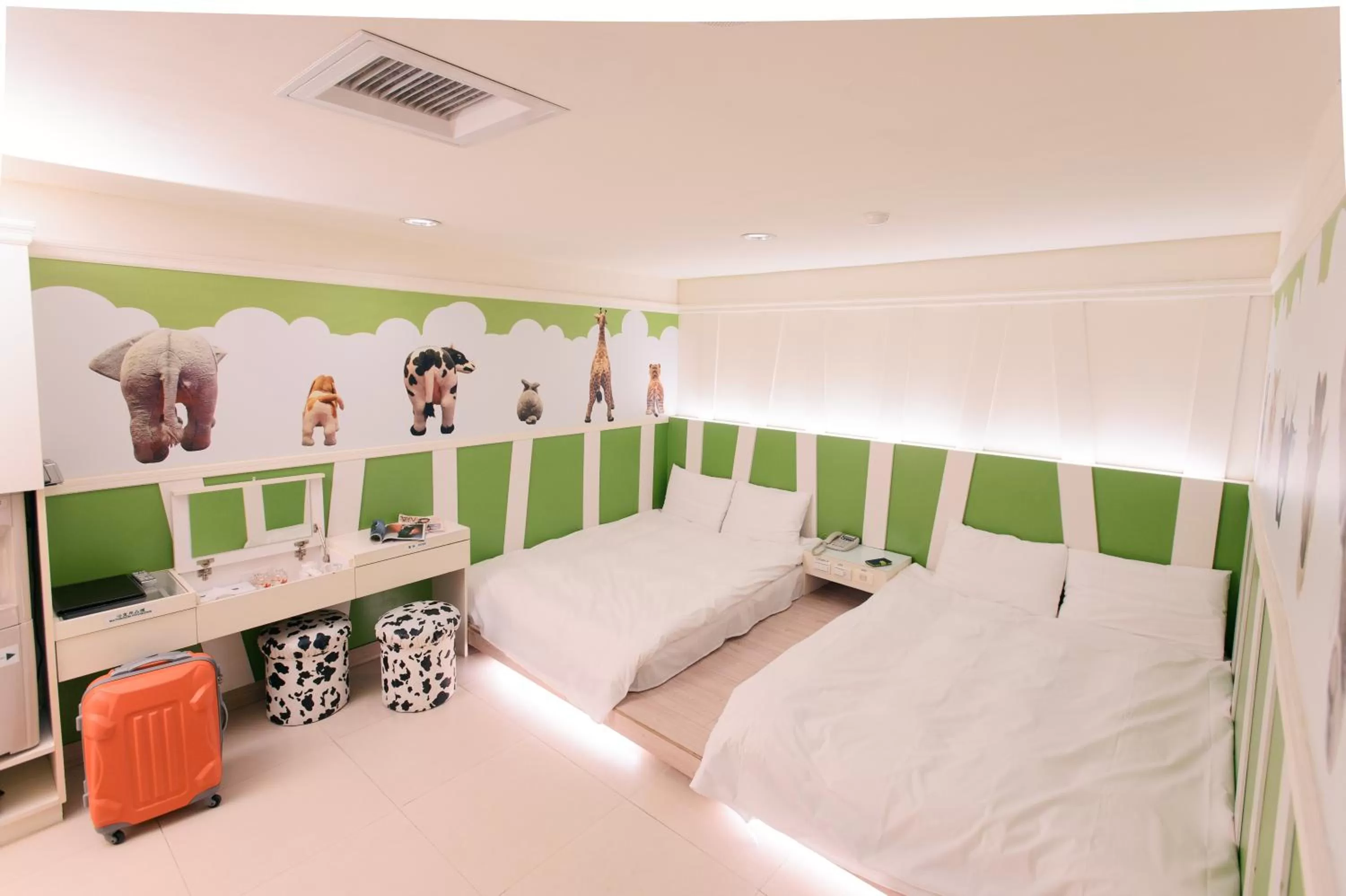 Photo of the whole room, Bed in Kiwi Express Hotel - Zhong Zheng Branch