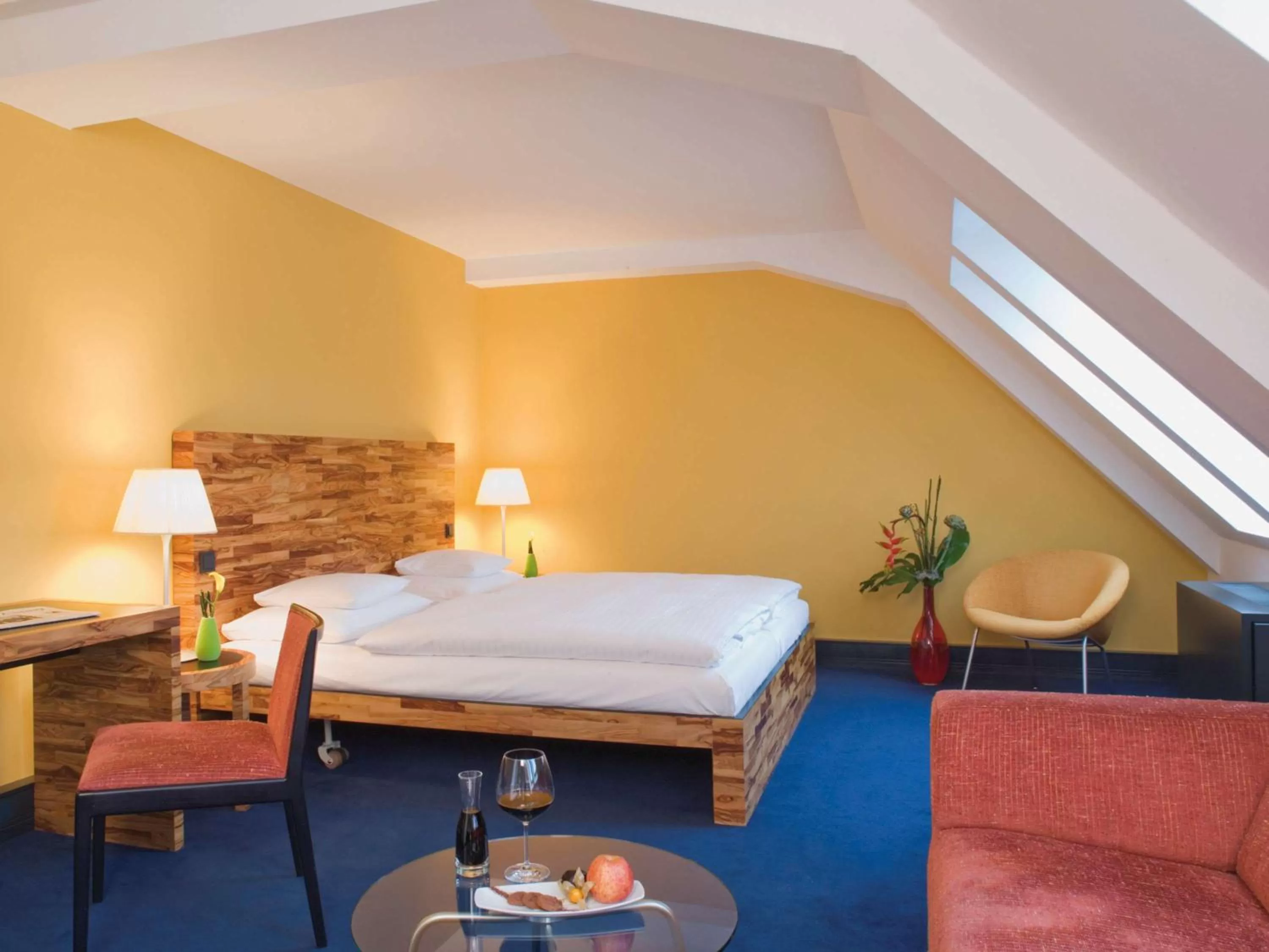 Photo of the whole room, Bed in Mövenpick Hotel Berlin Am Potsdamer Platz